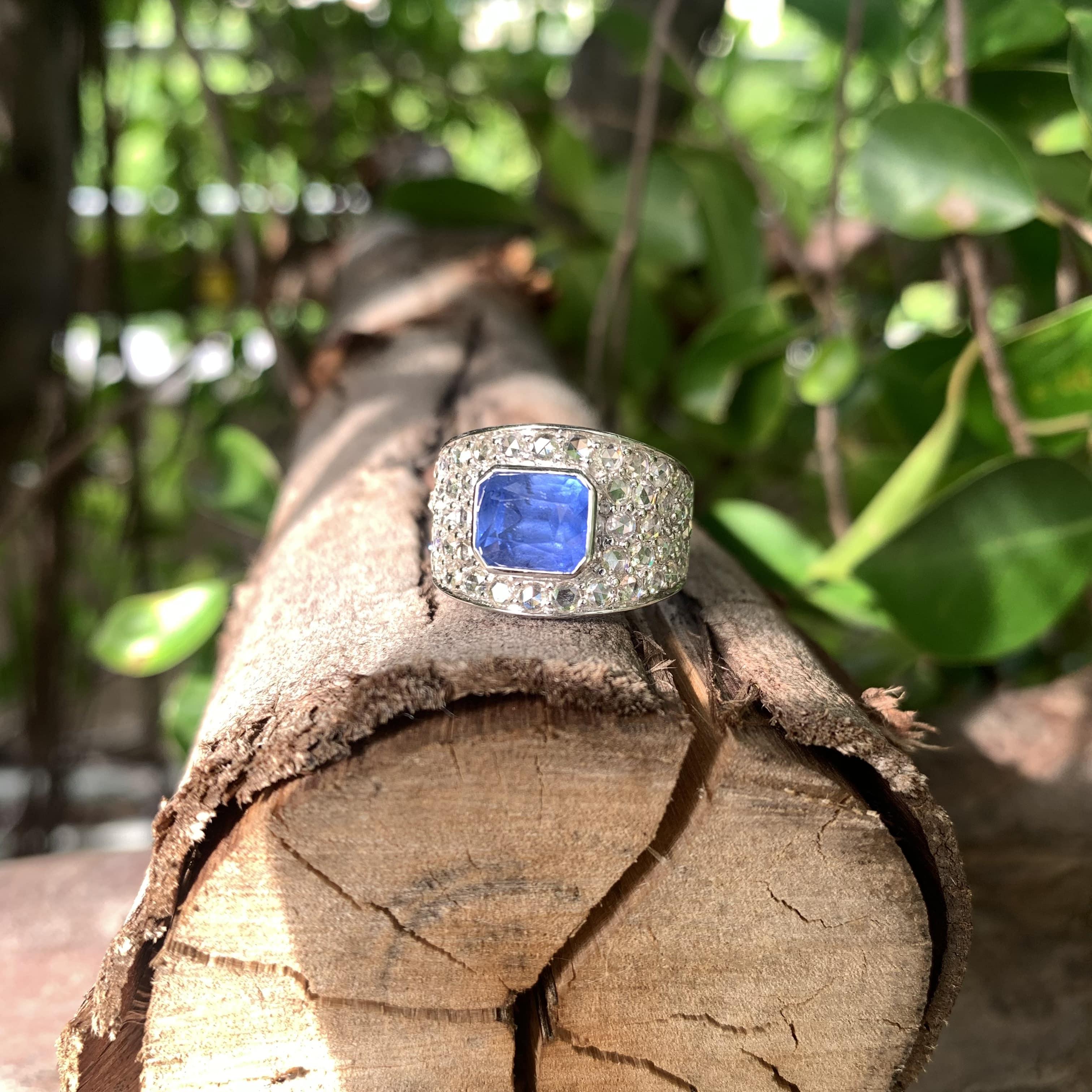 Men's 3.56 Carat Ceylon Sapphire Ring with Rose Cut Diamonds in 14k White Gold  For Sale 6