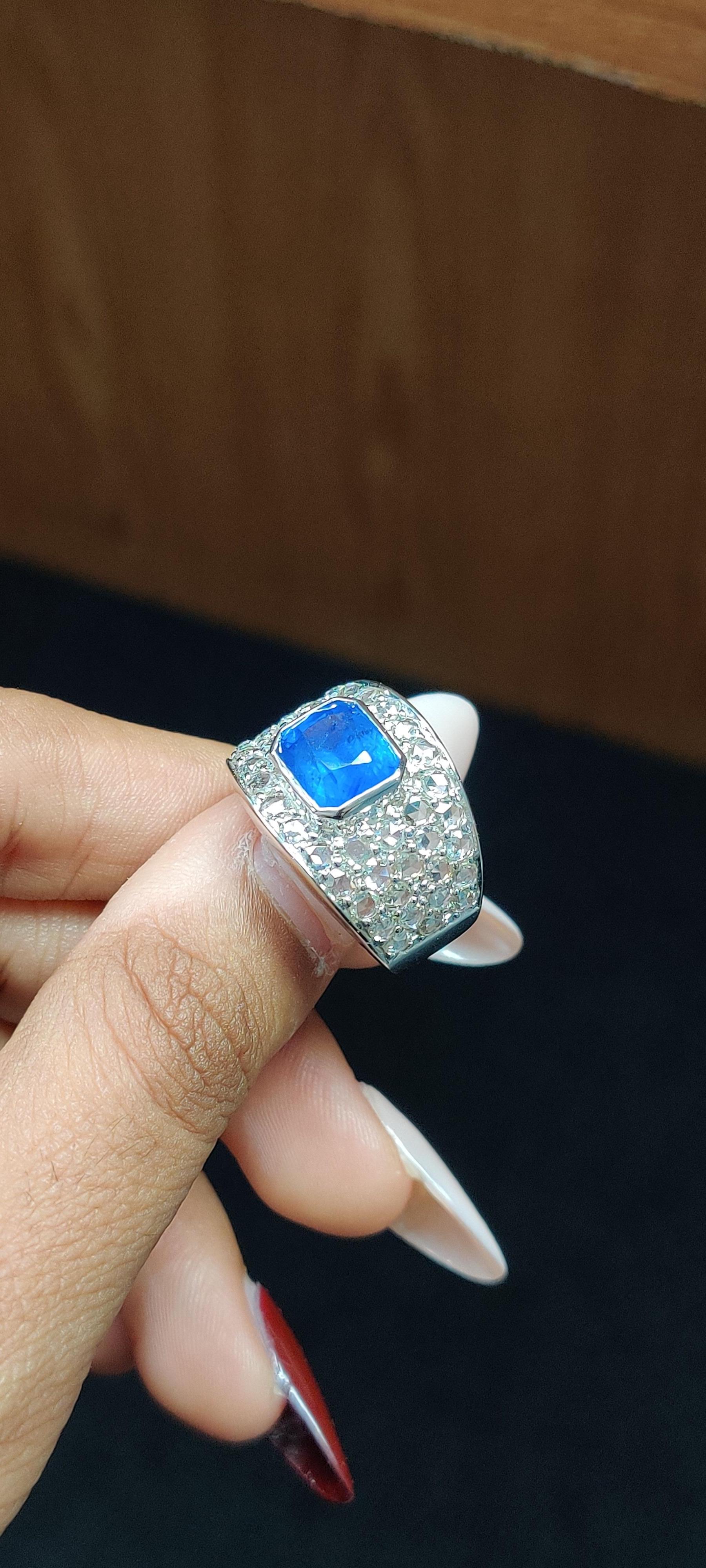 Men's 3.56 Carat Ceylon Sapphire Ring with Rose Cut Diamonds in 14k White Gold  In New Condition For Sale In Bangkok, TH