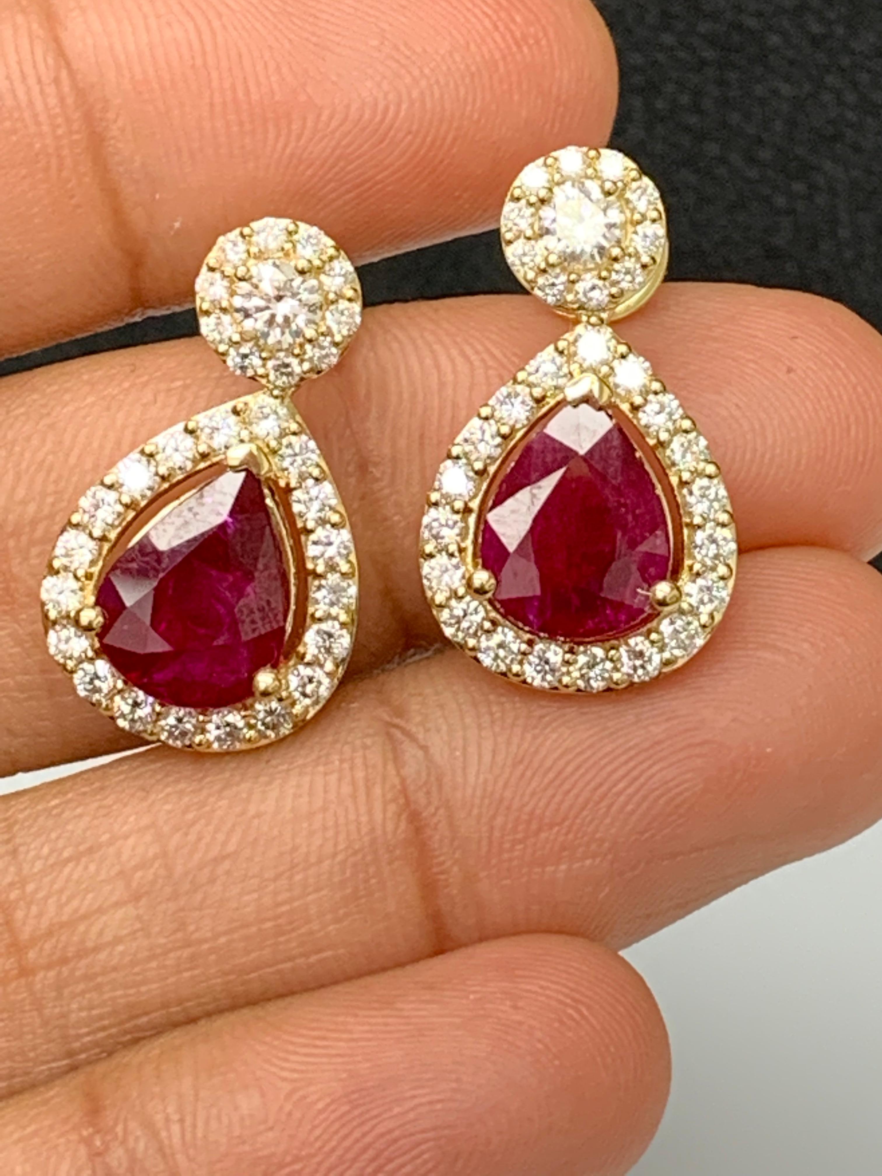 3.56 Carat of Pear Shape Ruby Diamond Drop Earrings in 18K Yellow Gold For Sale 1