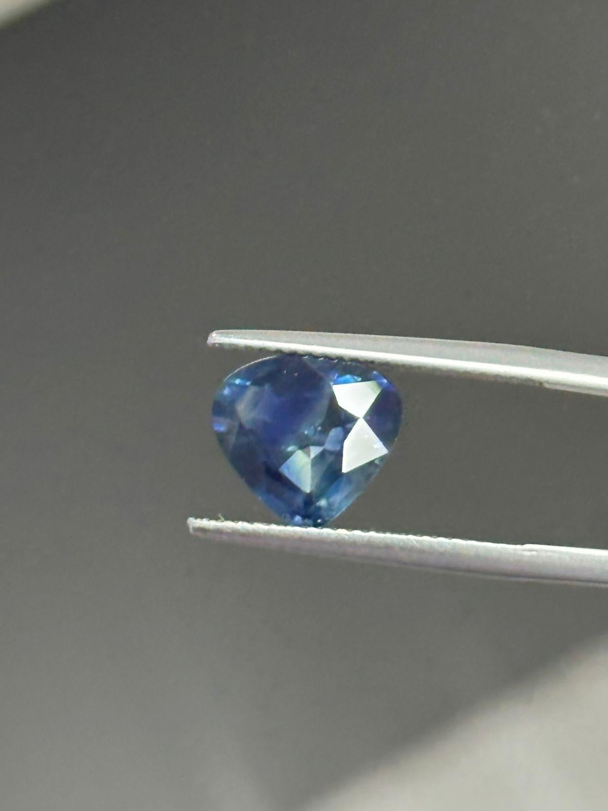 Pièce de saphir bleu sarcelle de 3,56 carats, taillée en poire Neuf - En vente à Bangkok, TH