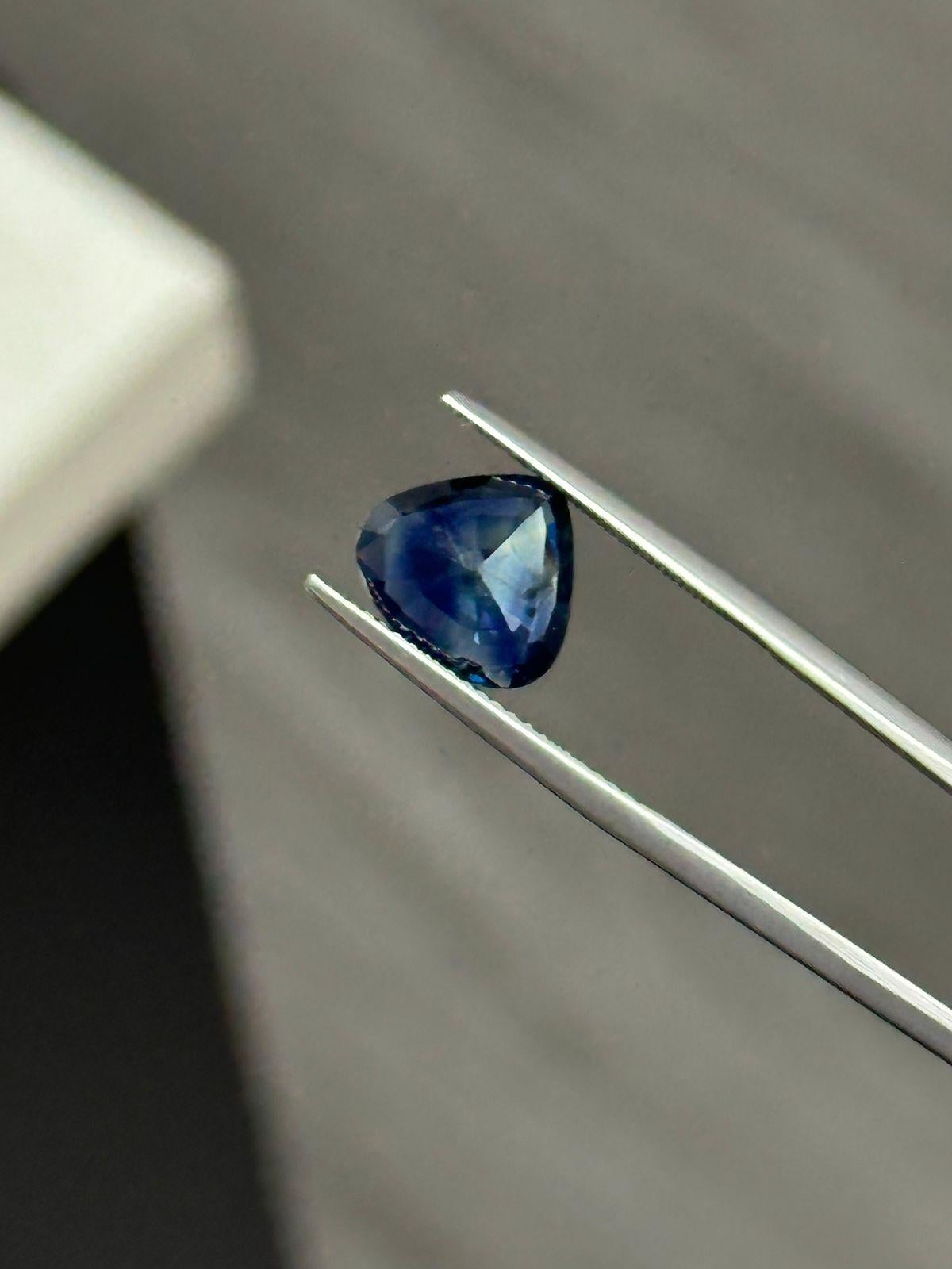 Pièce de saphir bleu sarcelle de 3,56 carats, taillée en poire en vente 4