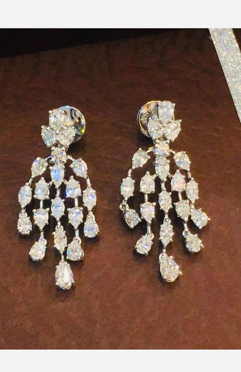 Taglio misto Orecchini in oro 18K con diamanti naturali a forma di pera/marquise da 3,56 carati F/VS1 in vendita