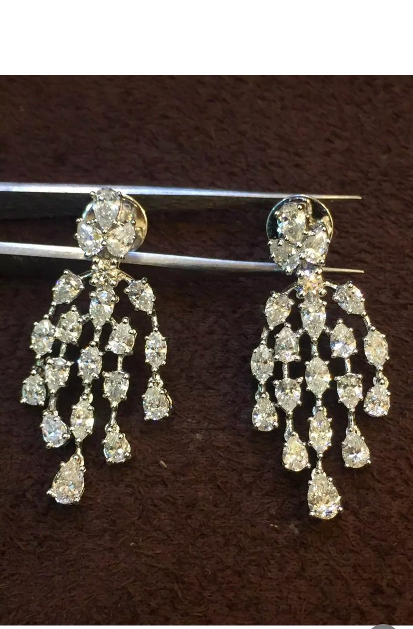 Orecchini in oro 18K con diamanti naturali a forma di pera/marquise da 3,56 carati F/VS1 In condizioni Nuovo in vendita a Massafra, IT