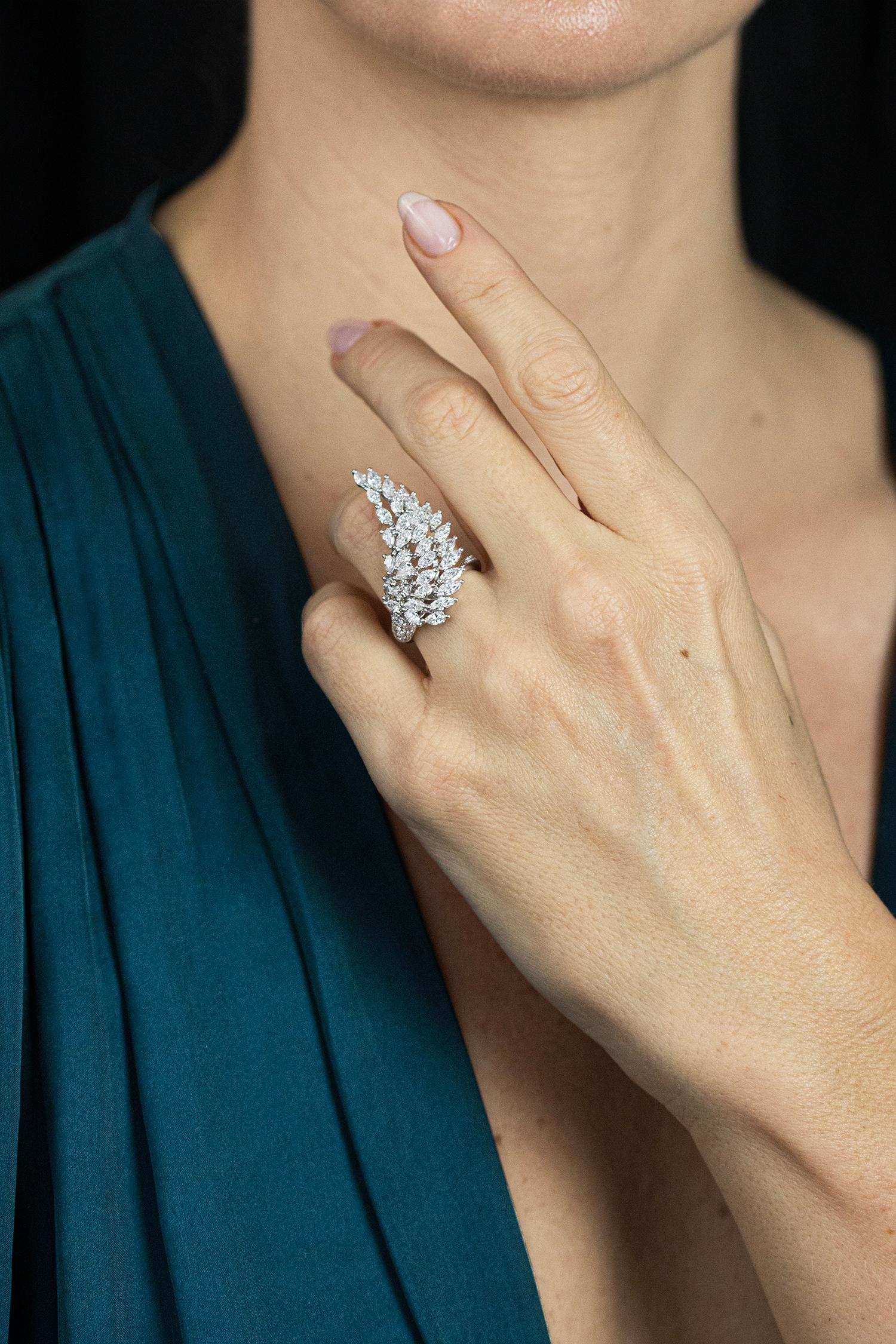 Roman Malakov Flügel-Modering mit 3,56 Karat Diamant im Marquise-Schliff im Zustand „Neu“ im Angebot in New York, NY