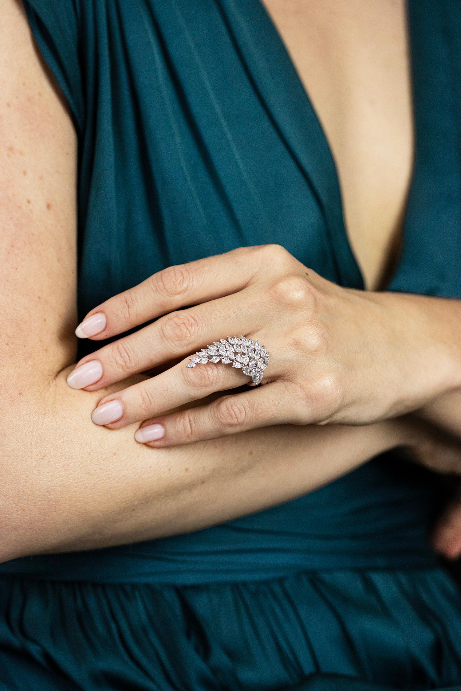 Roman Malakov Flügel-Modering mit 3,56 Karat Diamant im Marquise-Schliff Damen im Angebot