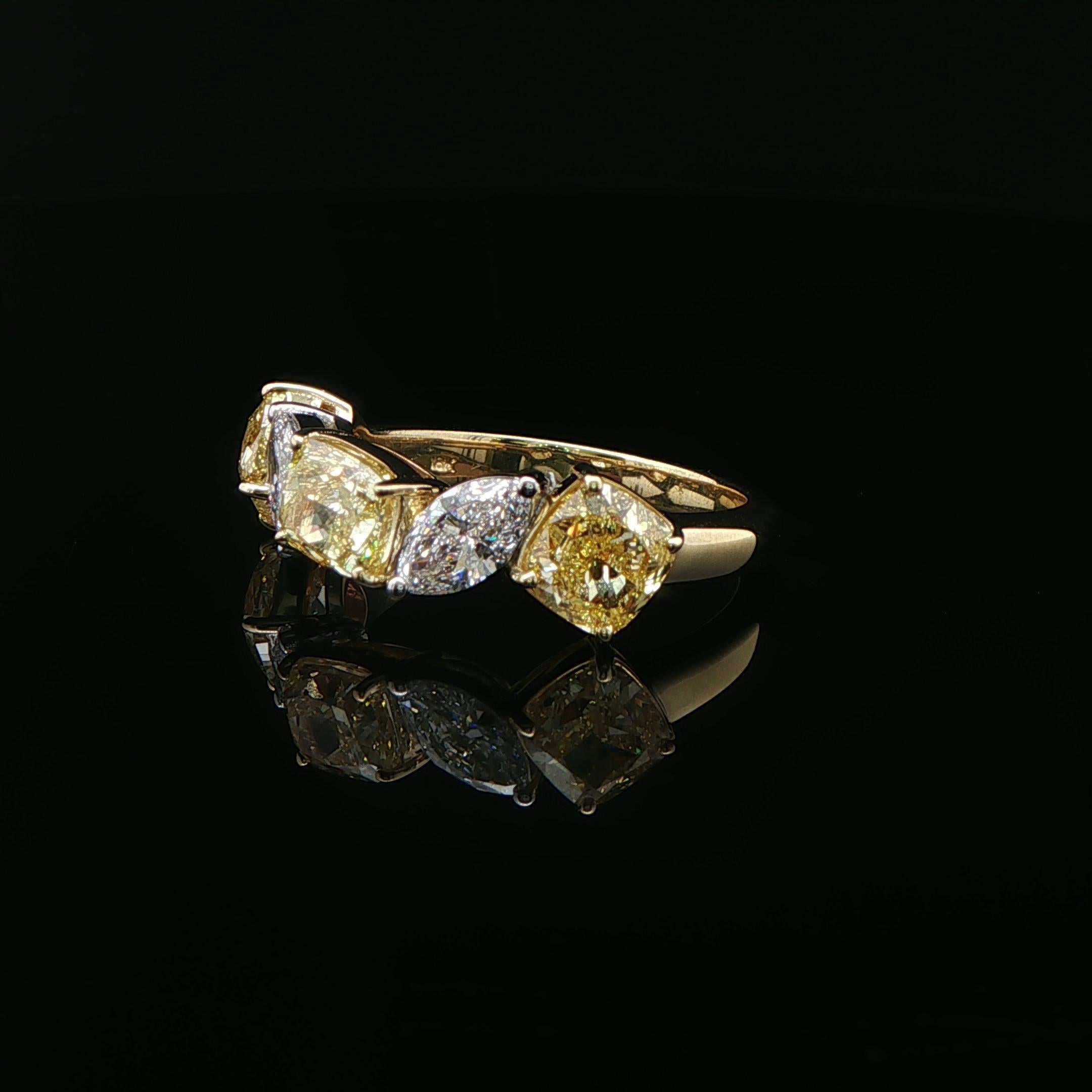 3,56ctw. Bague en diamant jaune fantaisie et diamant marquise en jaune 18 carats et platine Pour femmes en vente