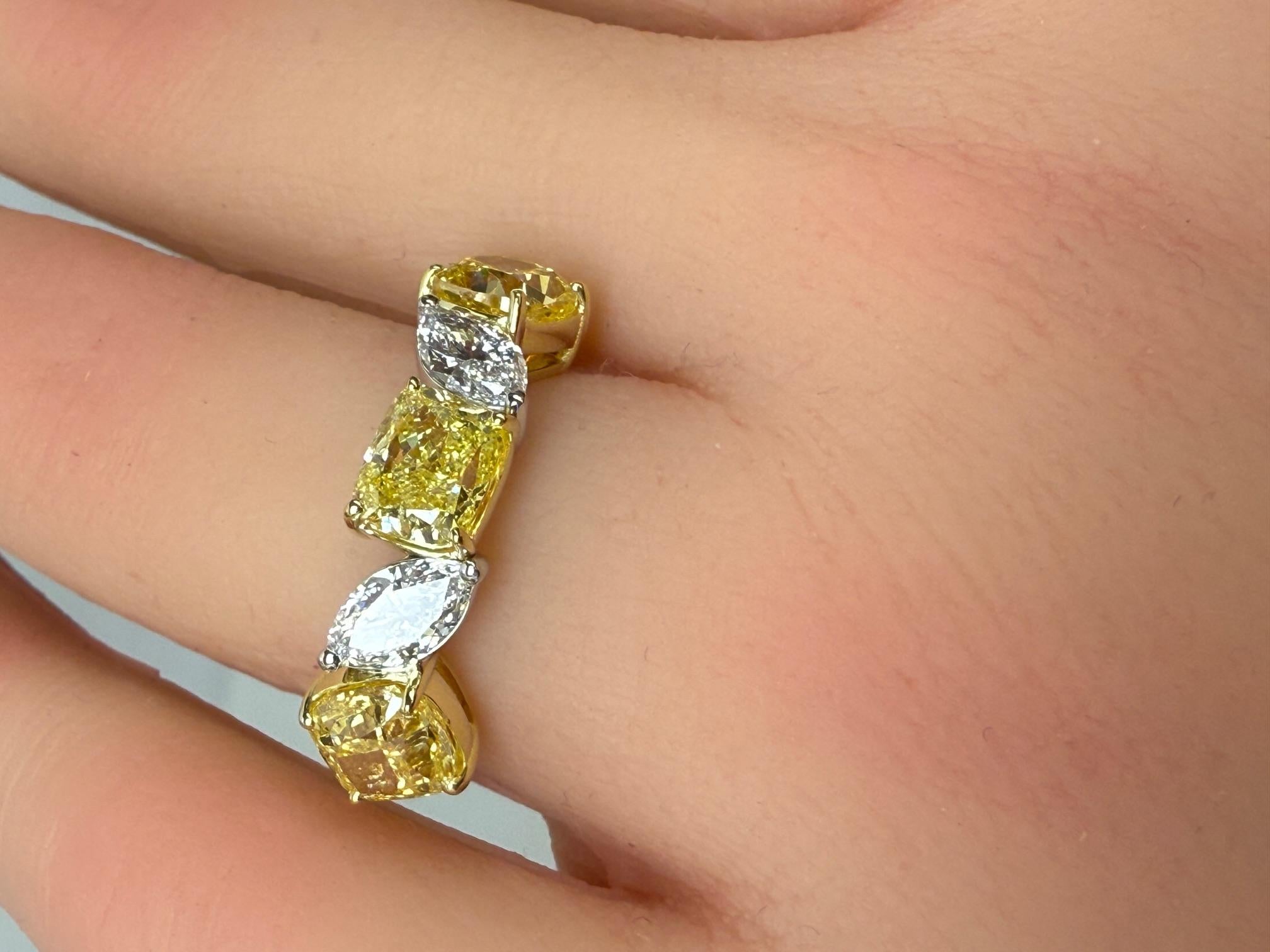 3,56ctw. Bague en diamant jaune fantaisie et diamant marquise en jaune 18 carats et platine en vente 1