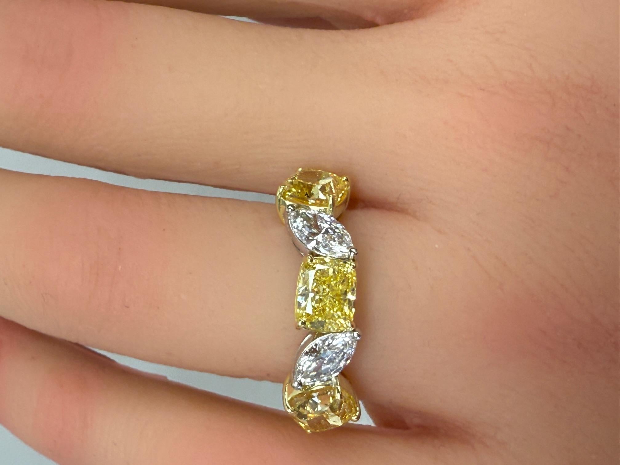 3,56ctw. Bague en diamant jaune fantaisie et diamant marquise en jaune 18 carats et platine en vente 4