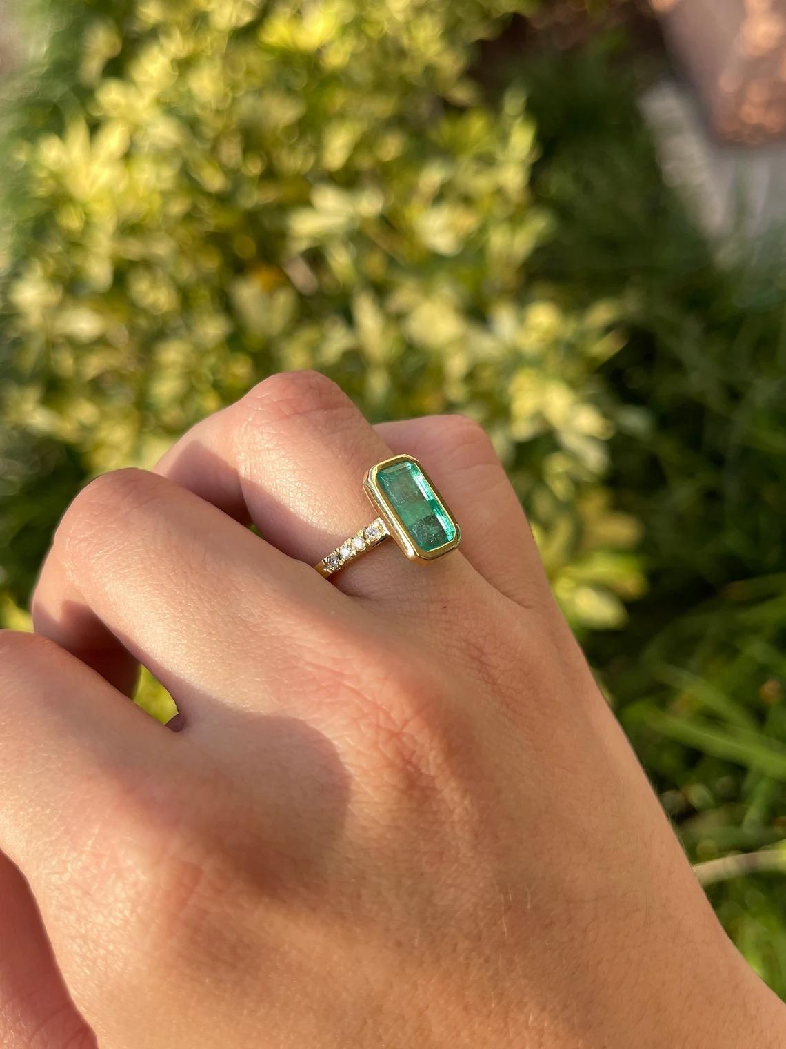 3.56tcw 18K Elongated Emerald-Emerald Cut Bezel Set & Diamond Accent Gold Ring In New Condition For Sale In Jupiter, FL