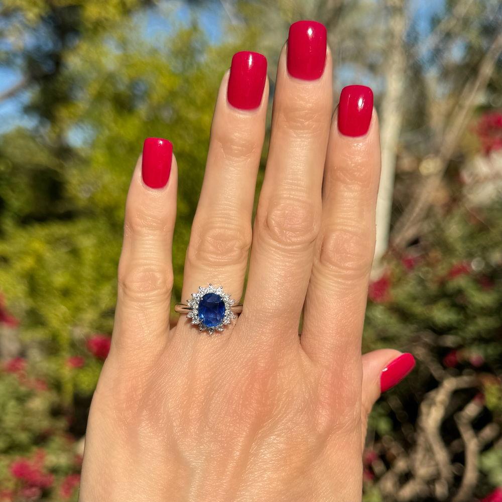 3,57 Karat Oval keine Hitze Ceylon Saphir GIA und Diamant Platin Aussage Ring (Modernistisch) im Angebot