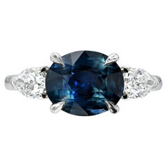 3(57) Carat Oval Teal Sapphire Platinum Three Stone Alternative Engagement Ring (bague de fiançailles alternative à trois pierres)