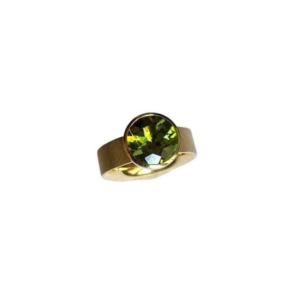 Bague en or à péridot de 3,57 carats par Georg Spreng Pour femmes en vente