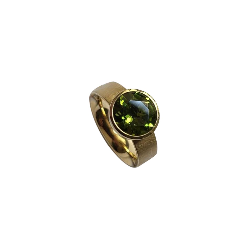 Bague en or à péridot de 3,57 carats par Georg Spreng en vente