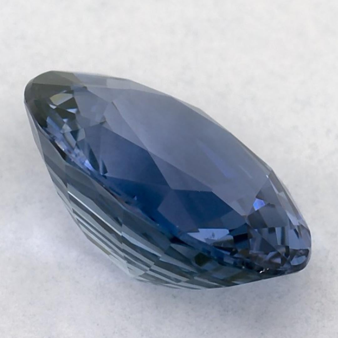 3.57 Karat Blauer Saphir Oval Loser Edelstein im Angebot 1