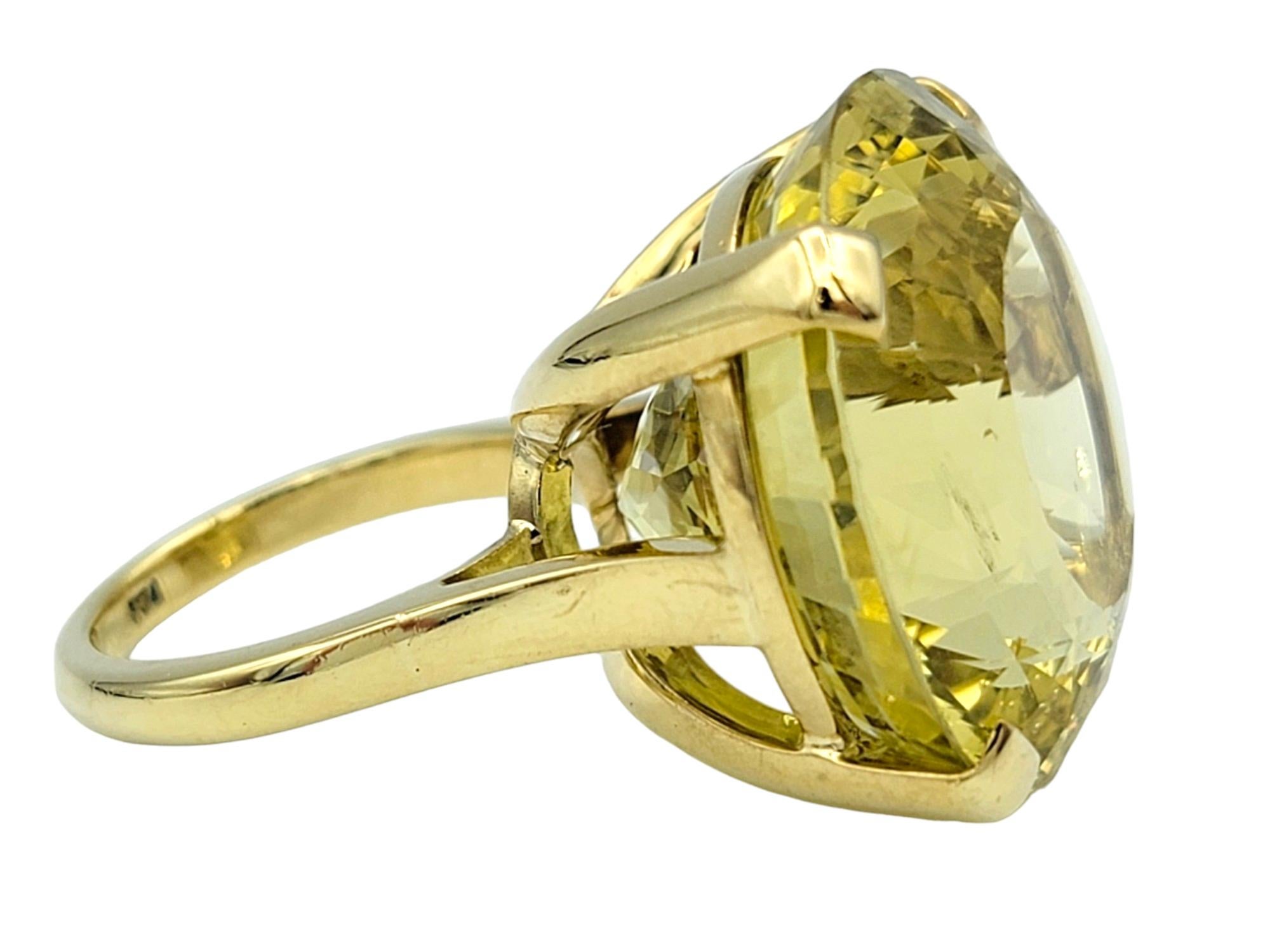 Contemporain Bague cocktail en or jaune 18 carats à profil haut et héliodore taille ronde 35,70 carats en vente