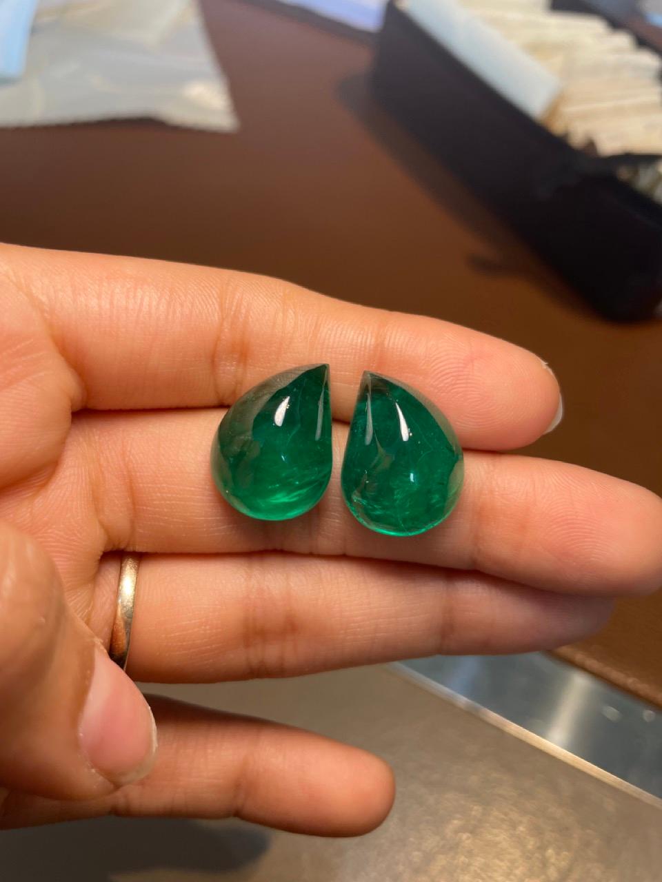 35,71 Karat, mangoförmiger sambischer Cabochon in Mangoform, Paar für Damen oder Herren im Angebot