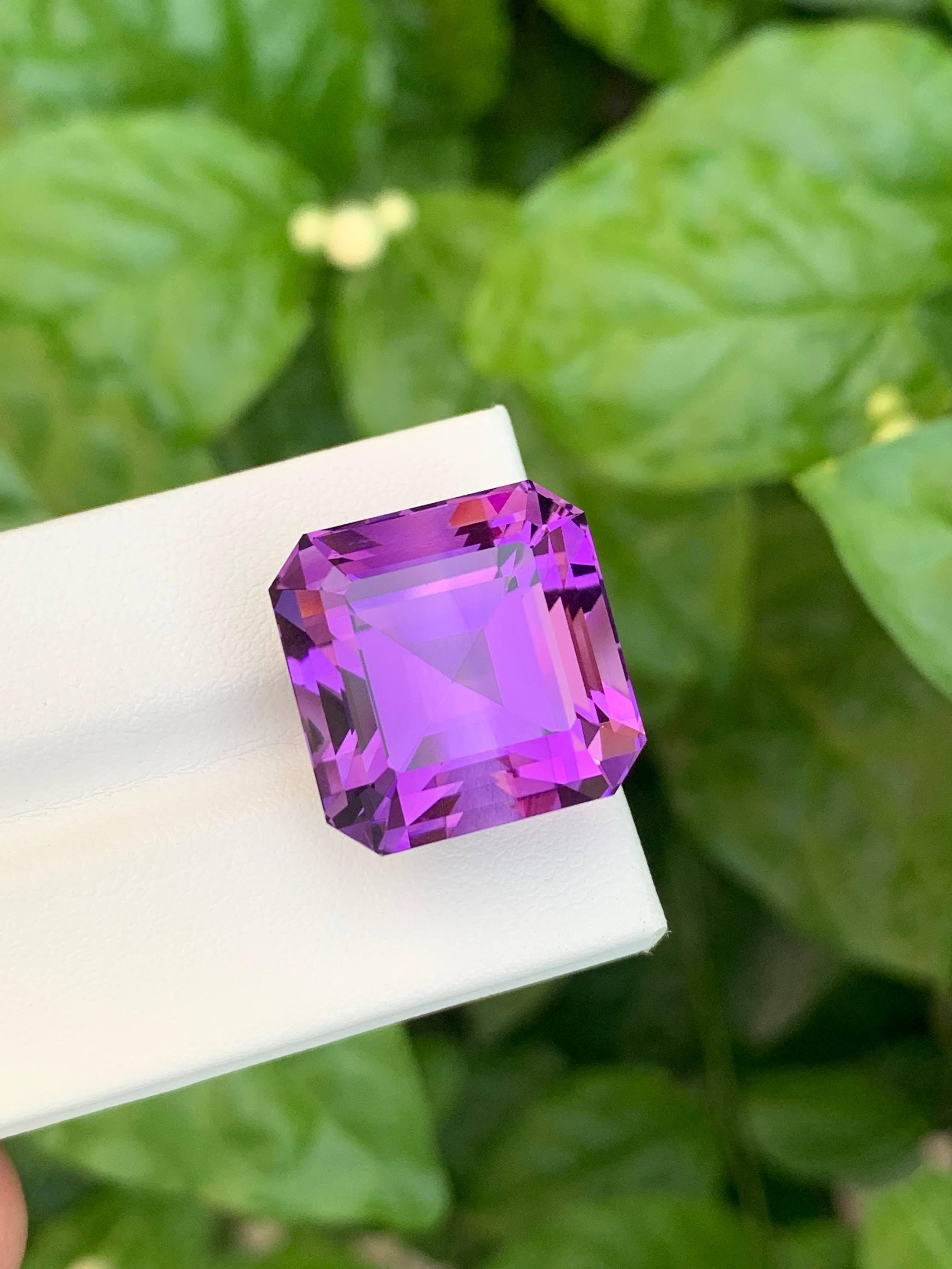 Moderno 35,75 Carati Nature Ametista viola sfusa taglio Asscher Gemma brasiliana in vendita