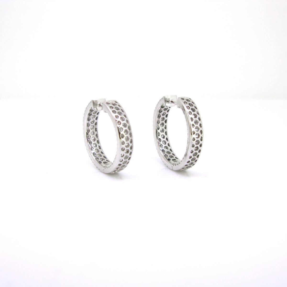 Women's or Men's  3.57ct Diamonds White Gold Hoop Earrings For Sale