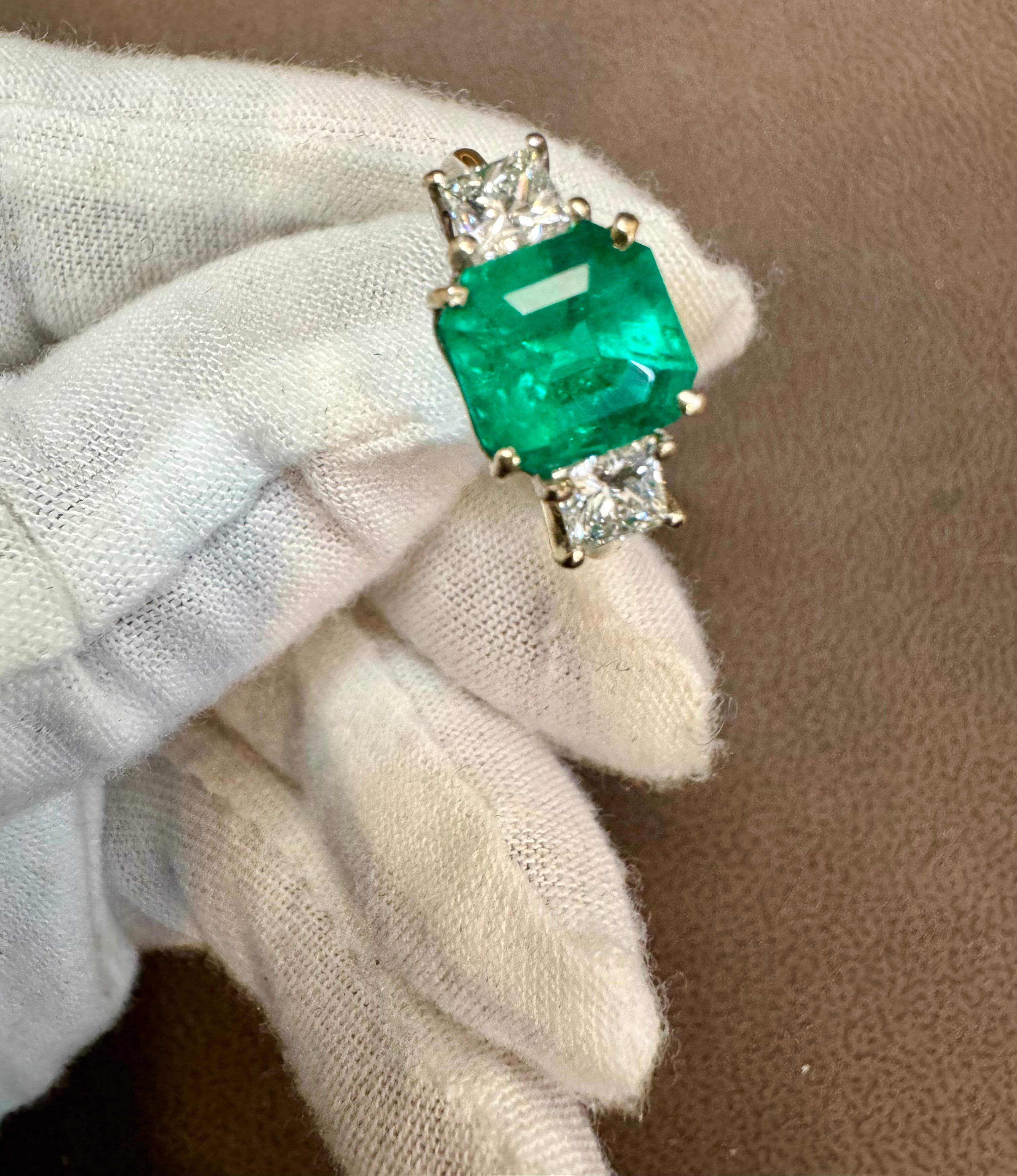3.58 Carat Cushion Cut Colombian Emerald & 0.8 Ct Diamond Ring in 18K White Gold For Sale 4