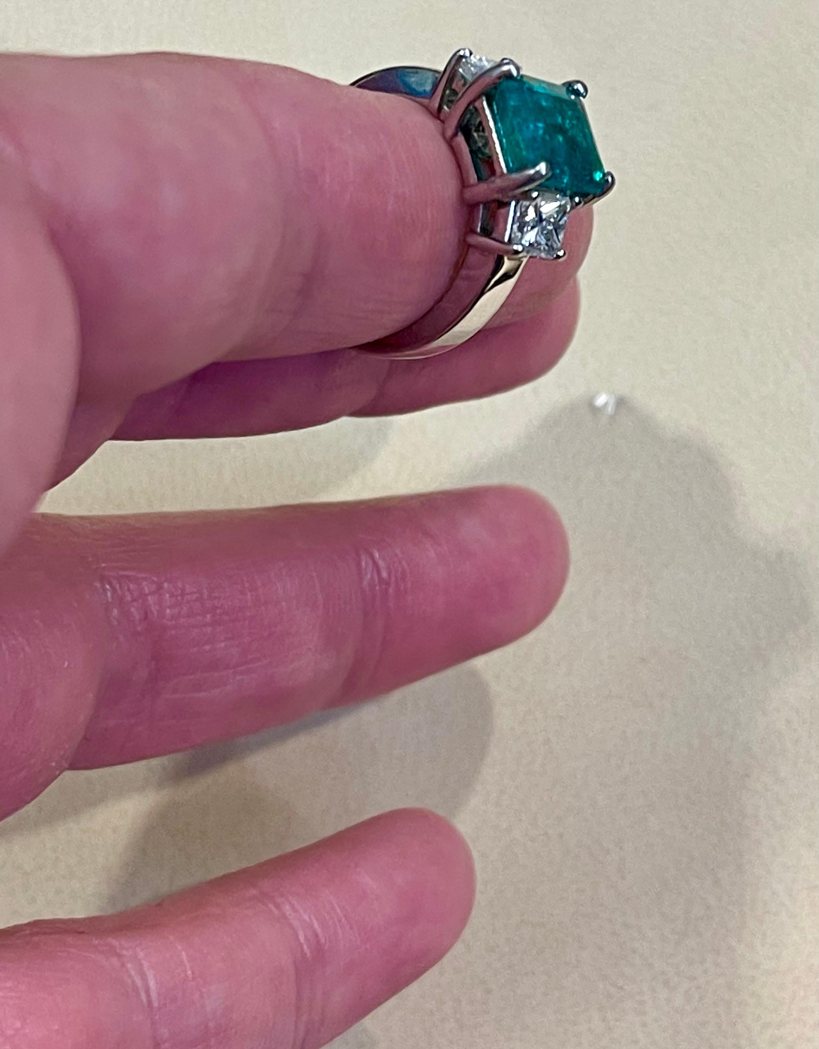 3.58 Carat Cushion Cut Colombian Emerald & 0.8 Ct Diamond Ring in 18K White Gold For Sale 7