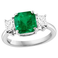 Anello con smeraldo colombiano taglio cuscino da 3,58 carati e diamante da 0,8 carati in oro bianco 18 carati