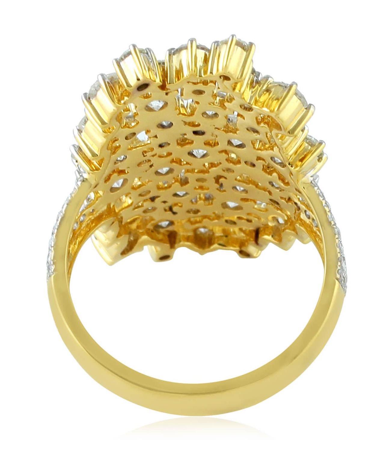 Contemporary 3.58 Carat Diamond Engagement 14 Karat Gold Cluster Ring For Sale