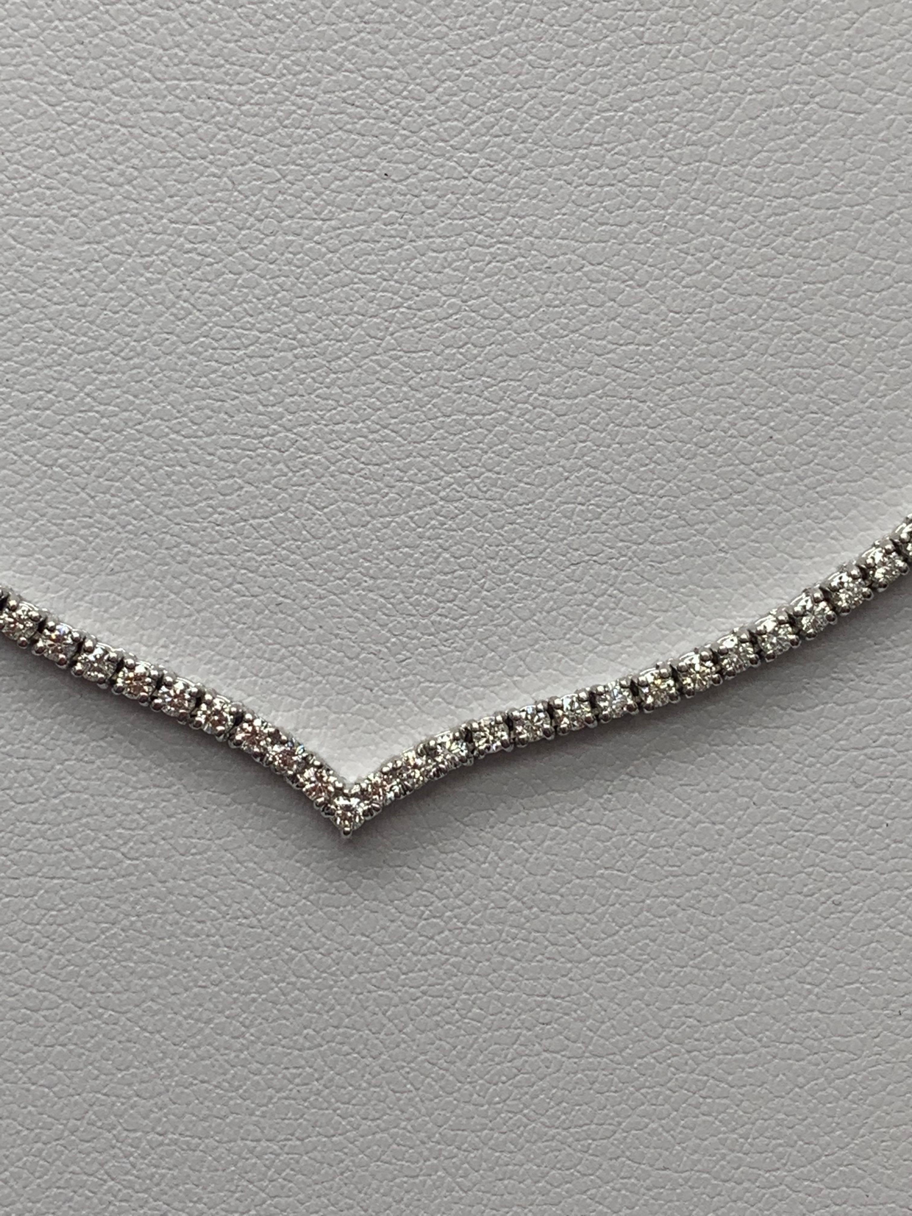Modern 3.58 Carat Diamond Tennis Necklace in 14K White Gold For Sale