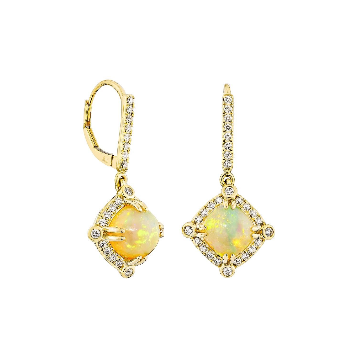 Sunita Nahata presenta uno splendido orecchino cabochon in opale etiope, ornato da diamanti bianchi. Questa gemma, famosa per il suo significato storico, si ritiene che porti fortuna, protezione e speranza divina. I suoi benefici metafisici