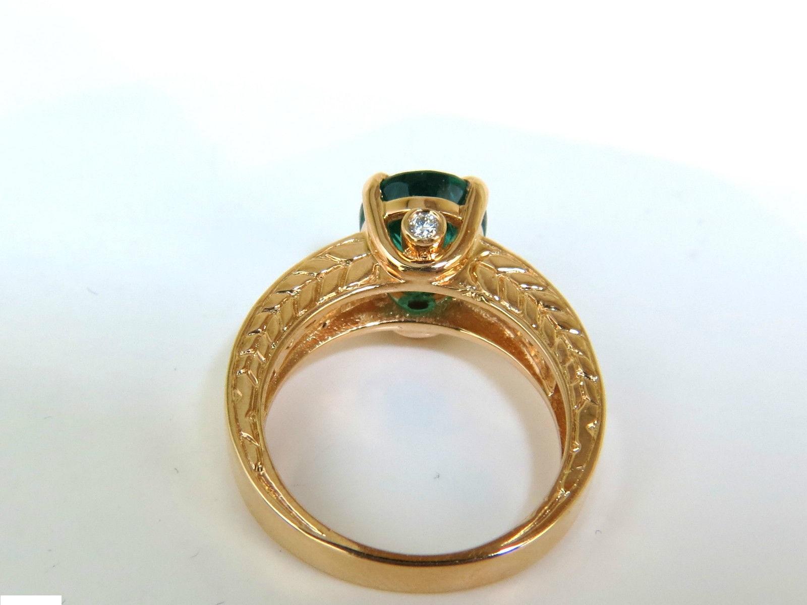 Oval Cut 3.58 Carat Natural Zambia AAA Green Emerald Diamond Ring 14 Karat G/VS