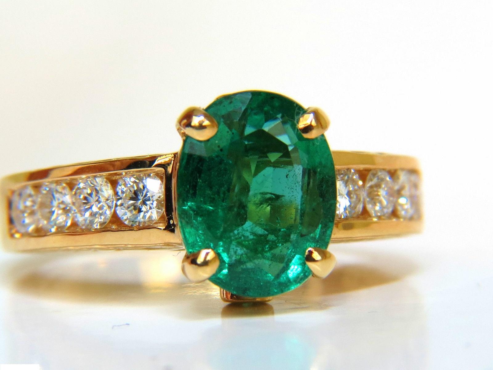Women's or Men's 3.58 Carat Natural Zambia AAA Green Emerald Diamond Ring 14 Karat G/VS
