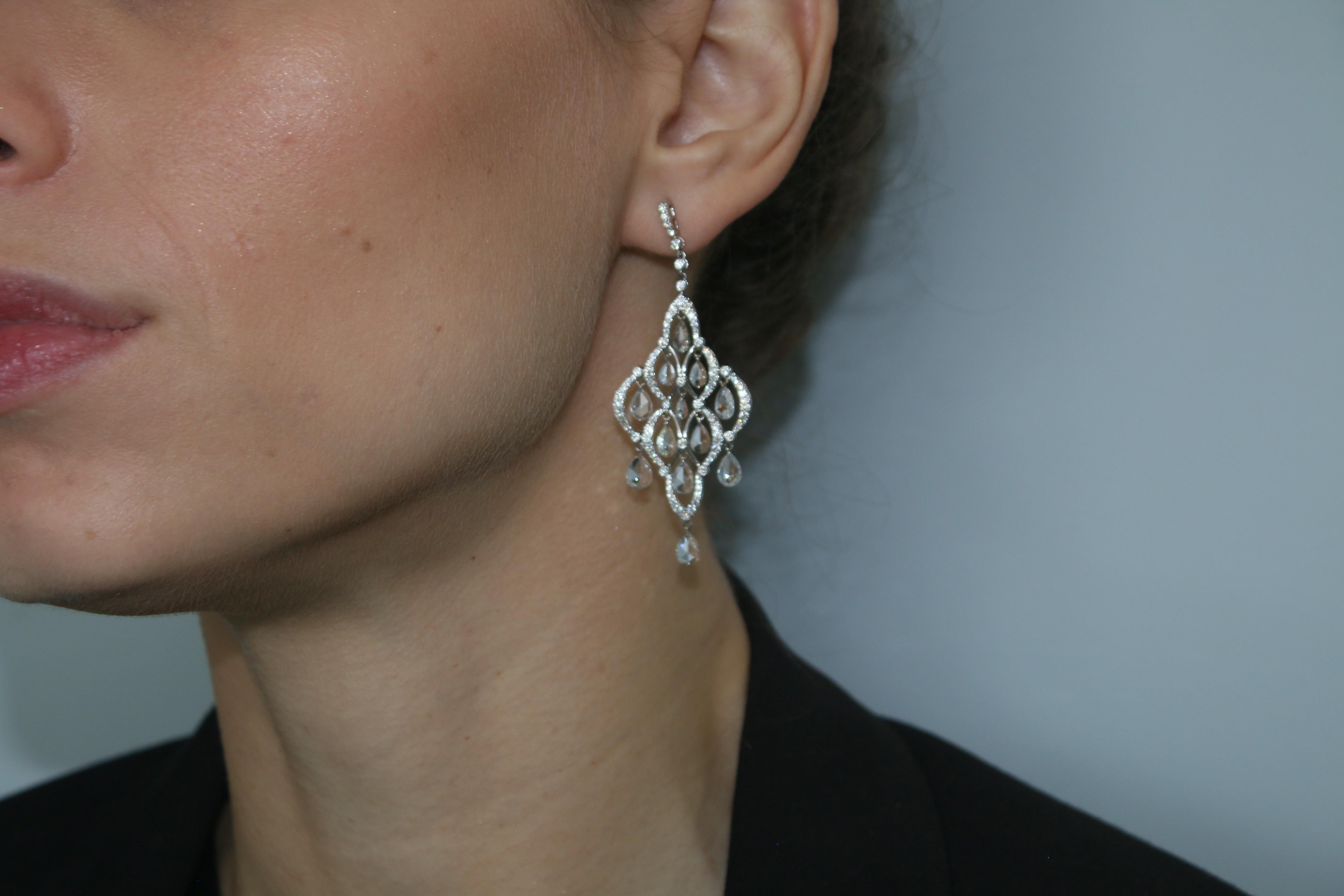 Boucles d'oreilles pendantes en or 18 carats 3,58 carats taille rose 1,58 carat diamant rond en vente 1