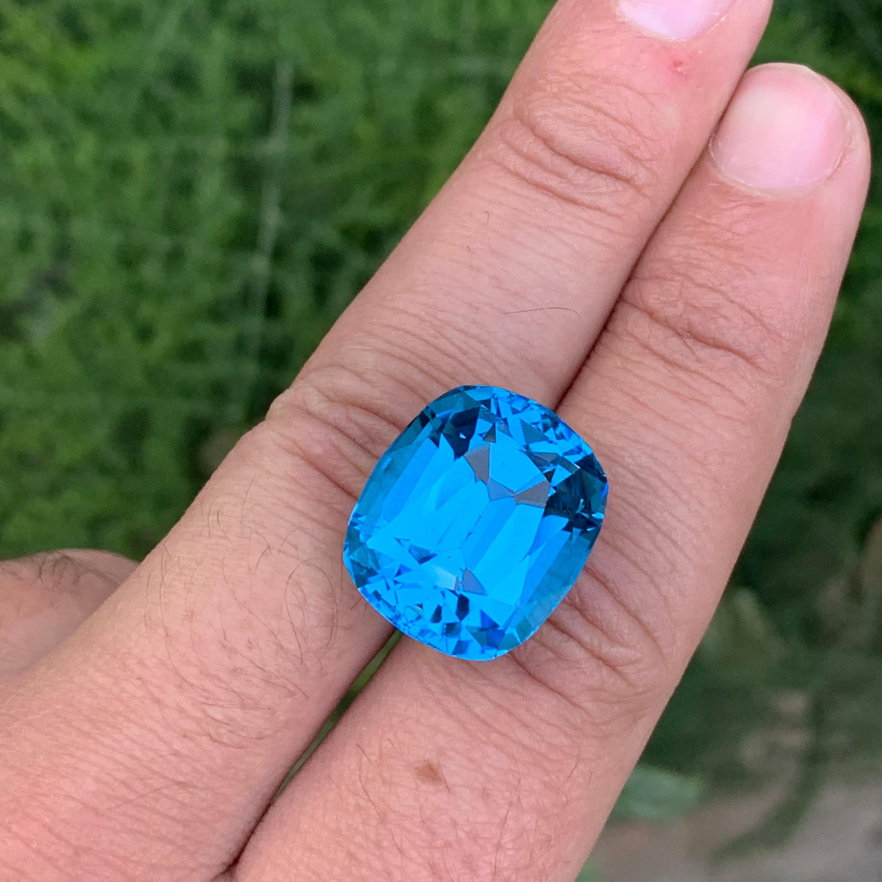 35,85 quilates Glamurosa gema suelta de topacio azul eléctrico en forma de cojín en venta 4