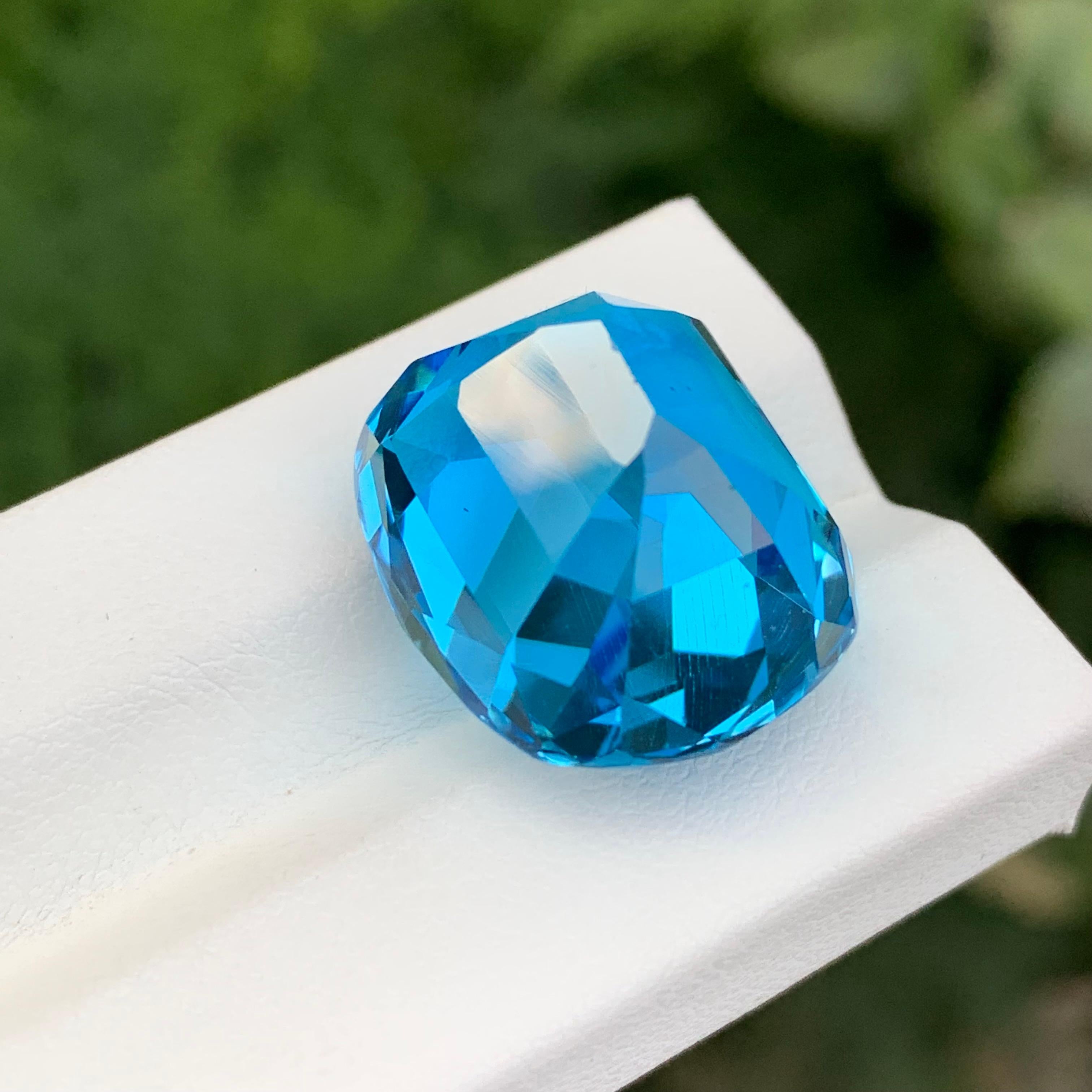 35,85 quilates Glamurosa gema suelta de topacio azul eléctrico en forma de cojín en venta 1