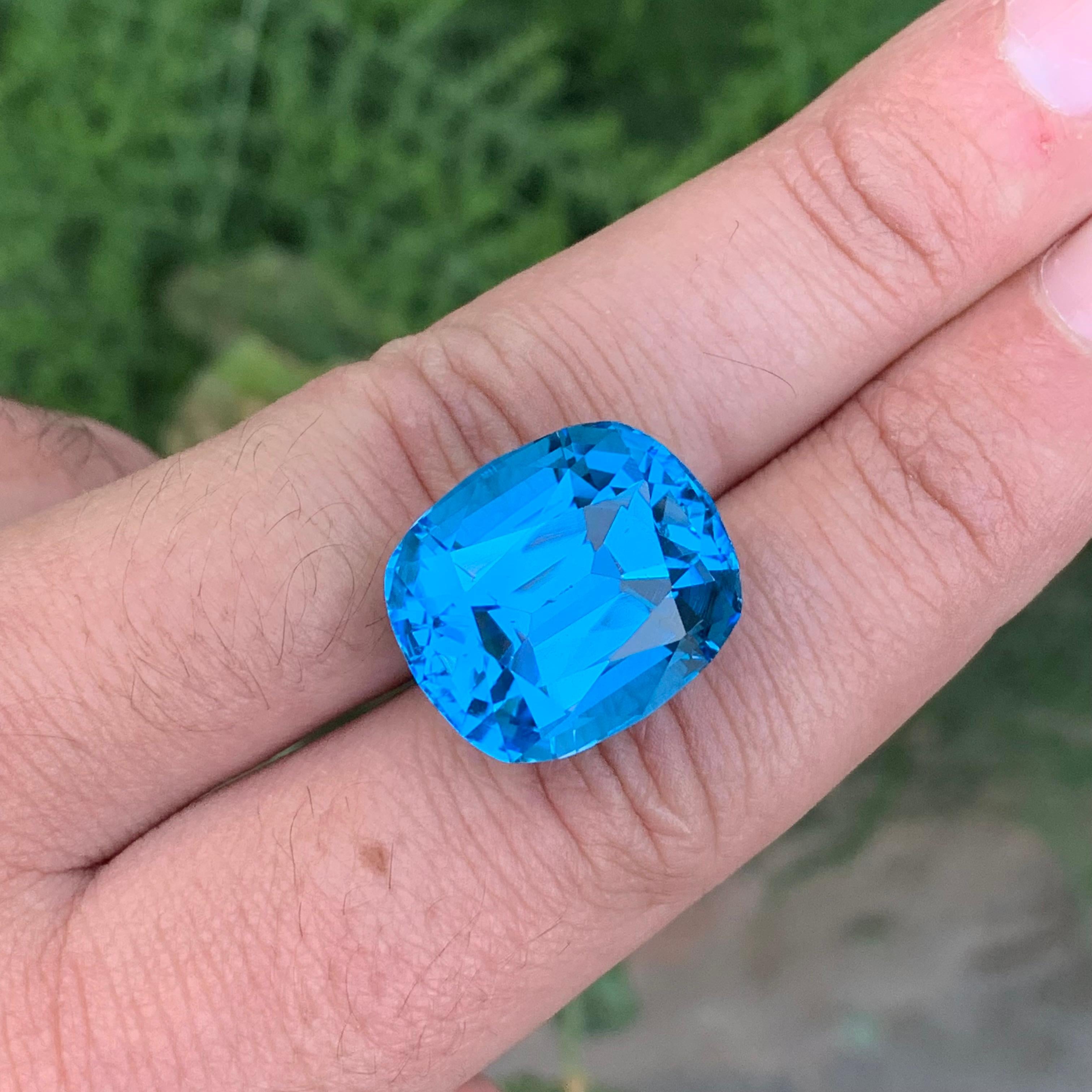 35,85 quilates Glamurosa gema suelta de topacio azul eléctrico en forma de cojín en venta 3
