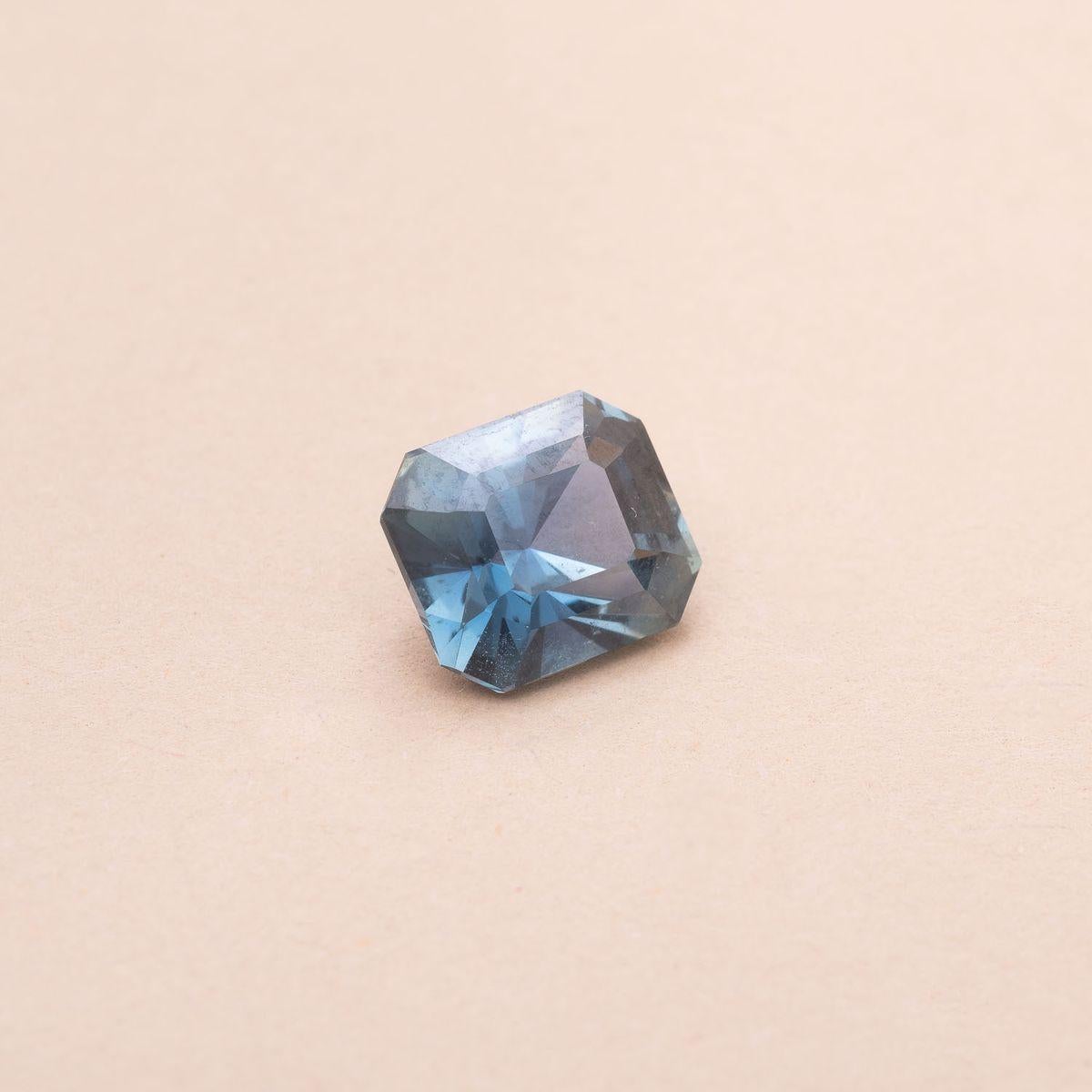 3.59 carats step-cut or emerald-cut sapphire
Gorgeous blue green color
Unheated 
Origin : Ceylan Madagascar 
Dimensions : 87 x 76 x 56 mm 

Delivered with the Laboratoire Gem Paris certificate attesting its