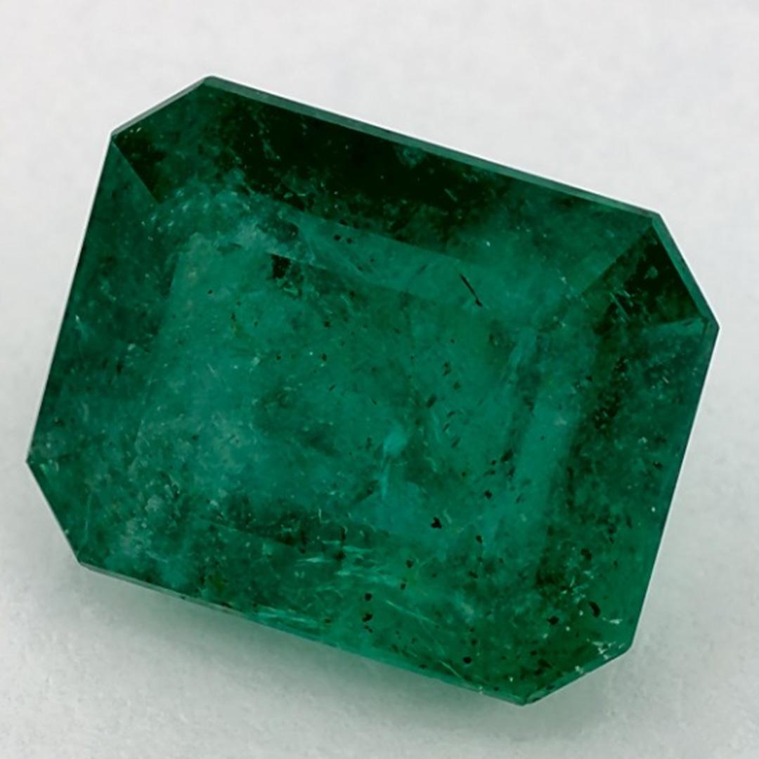 Con un vibrante tono verde, la piedra de nacimiento de mayo es un símbolo del renovado crecimiento primaveral. 

Explora la vibrante colección de esmeraldas, rubíes y zafiros de nuestra tienda, disponibles como gemas sueltas y combinadas con nuestra
