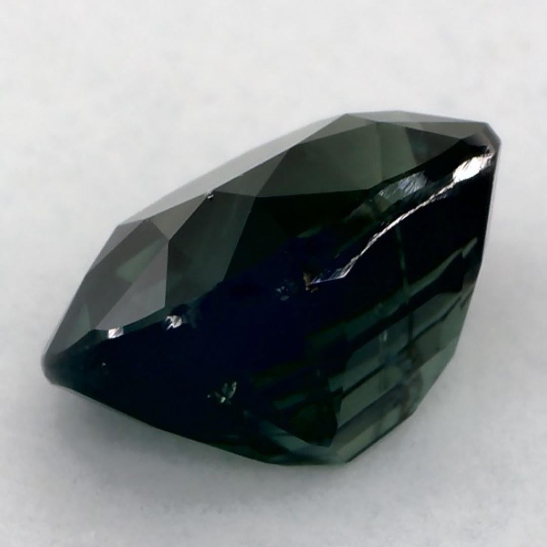 3.59 Ct Zaffiro Verde Cuscino Gemma Sfusa in vendita 3