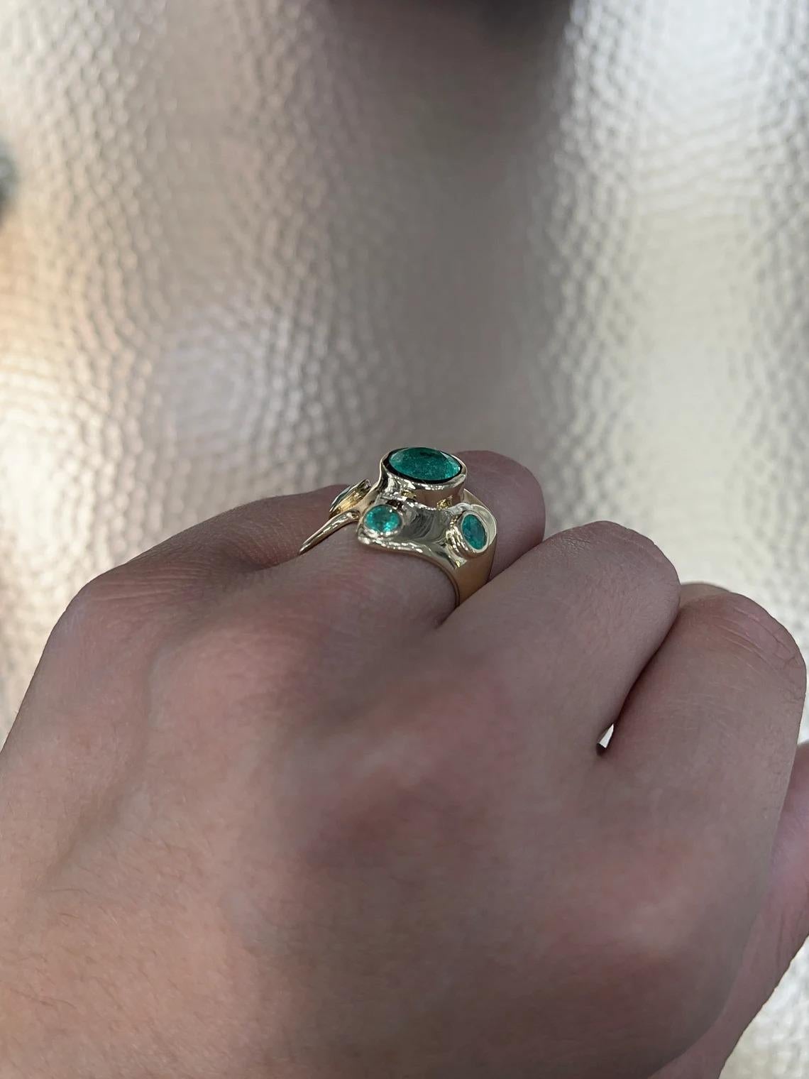 Modern 3.59tcw 14K Colombian Emerald Multi Round Cut Chunky Bezel Irregular Gold Ring For Sale