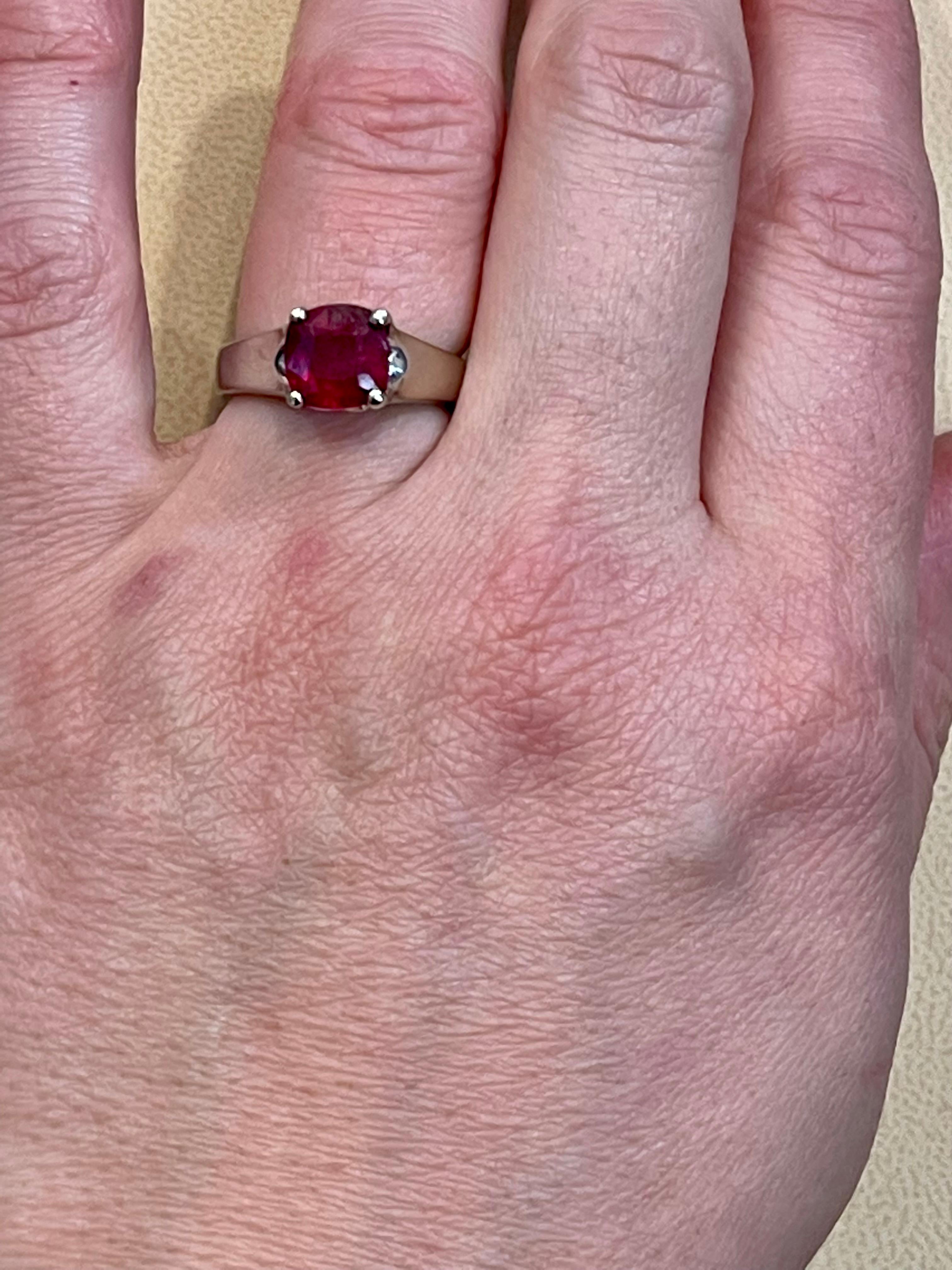 3.5 Carat Cushion Treated Ruby 14 Karat White Gold Ring In Excellent Condition For Sale In New York, NY