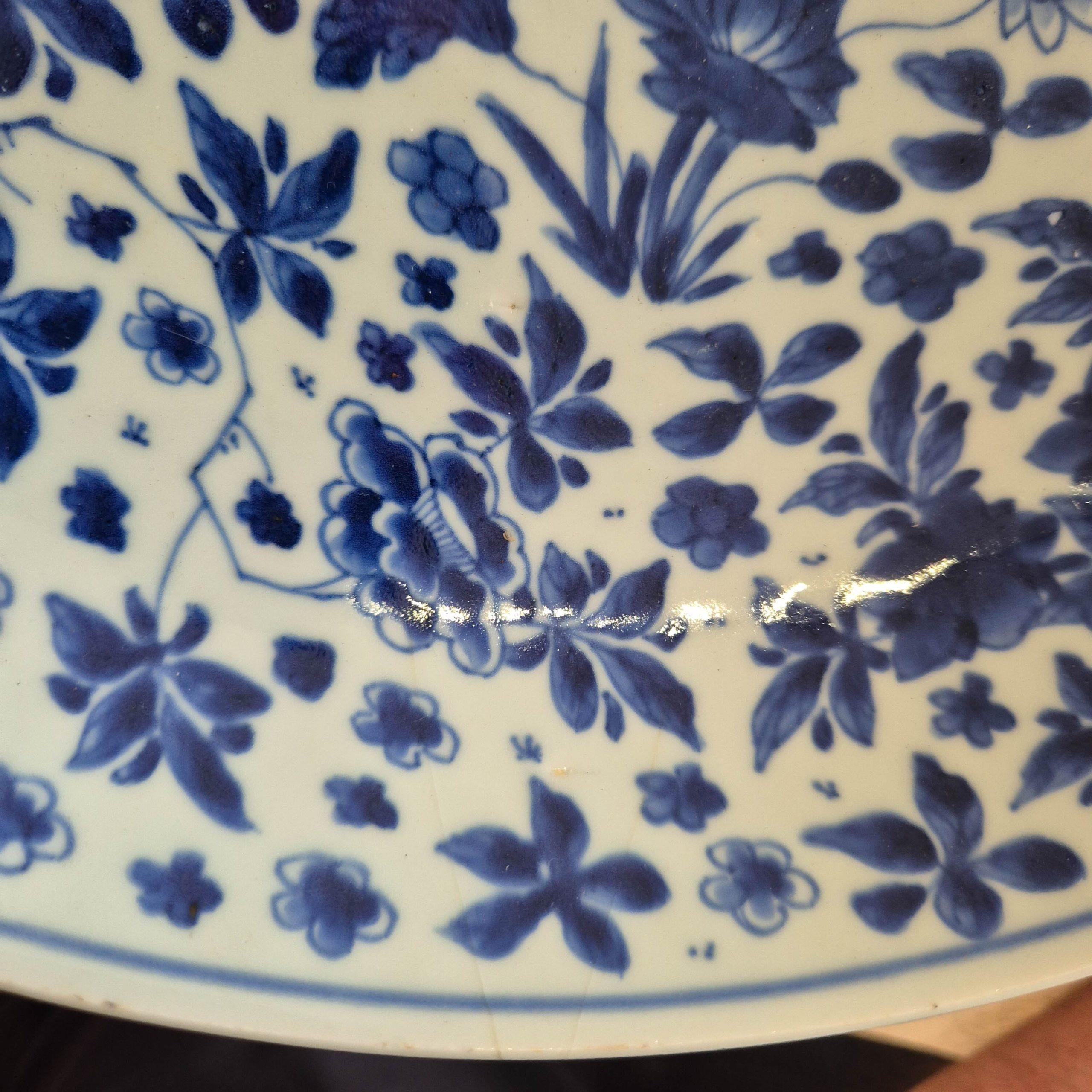 35CM Antike 18C Kangxi Periode Chinesisch Porzellan Blau Weiß Charger Marked im Angebot 13