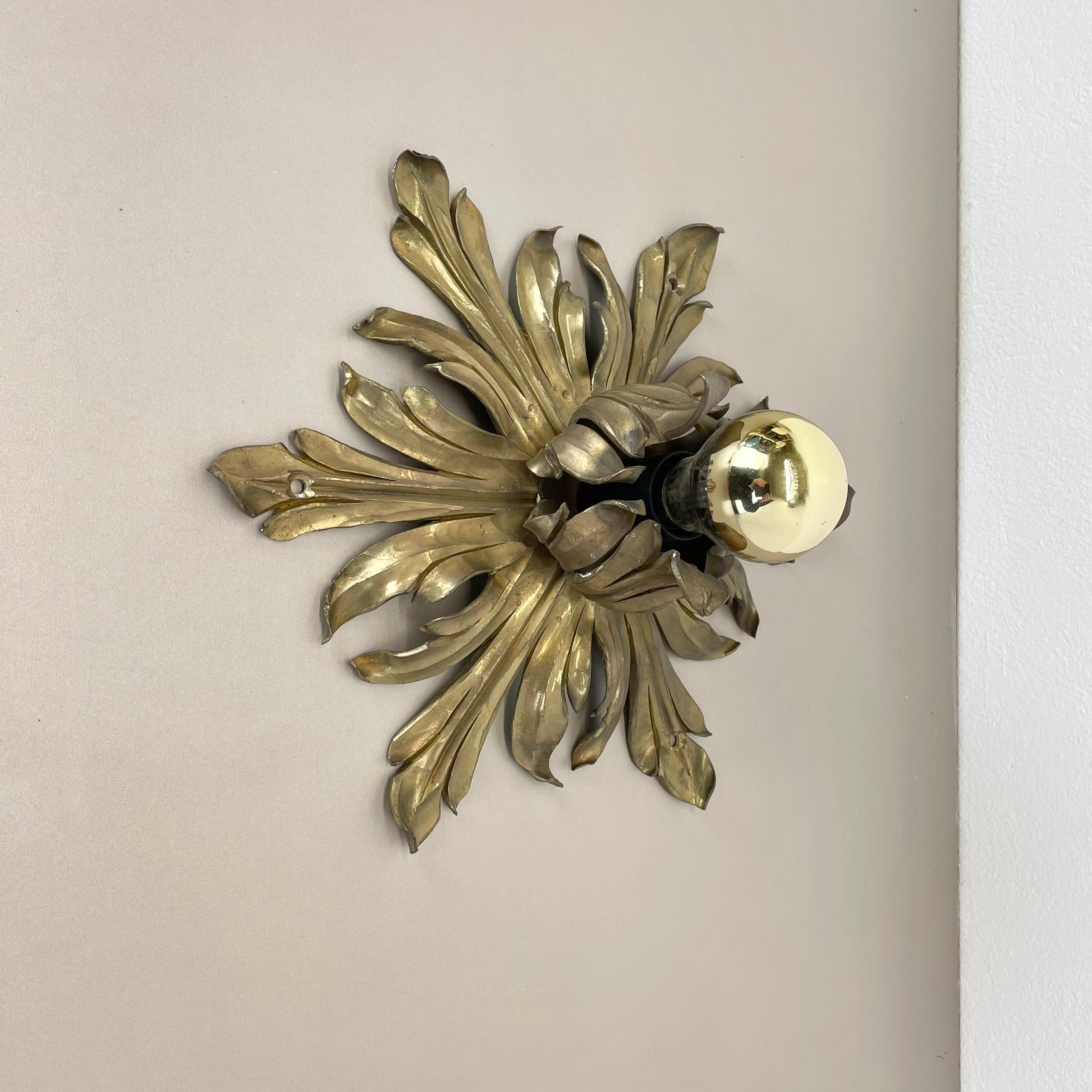 Mid-Century Modern 35cm handmade Brass Stilnovo Style Floral Theatre Wall Ceiling Light, Italy 1970 For Sale