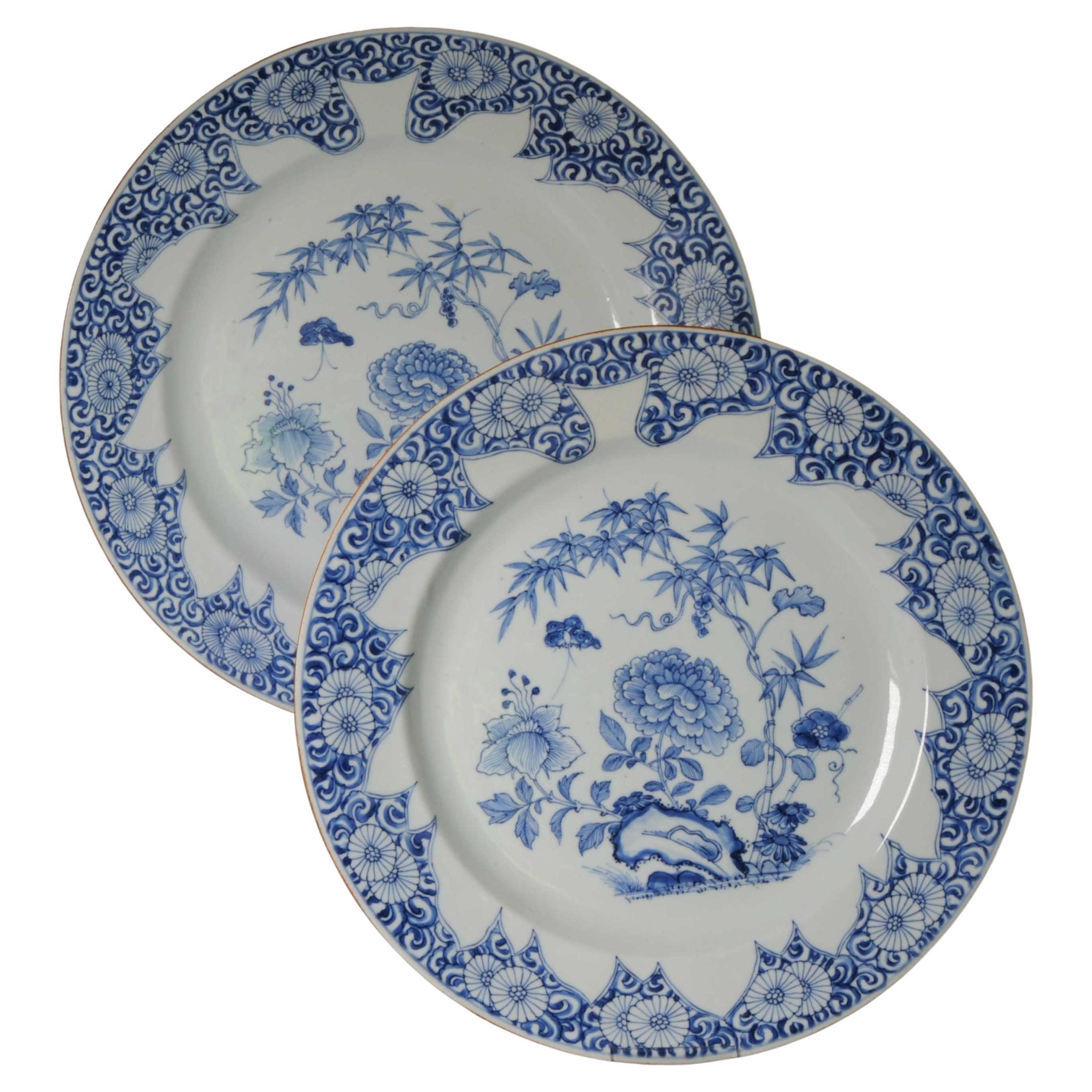 Pair Chinese export porcelain Blue White Large dishes with Leafs deco