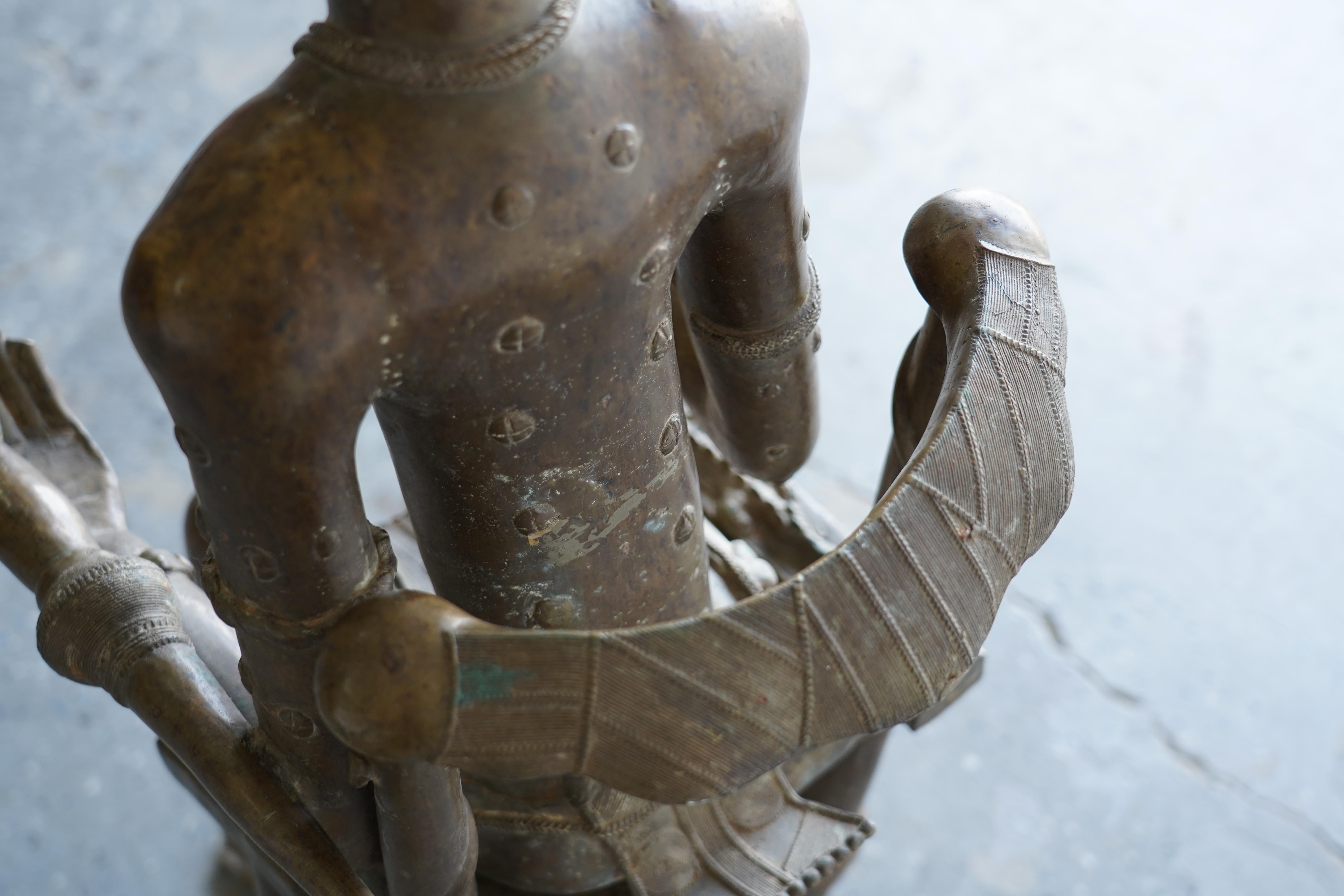 3.5ft African Tribal Art Large Bronze Baule Ancestor Sitting King Figure Statue en vente 8