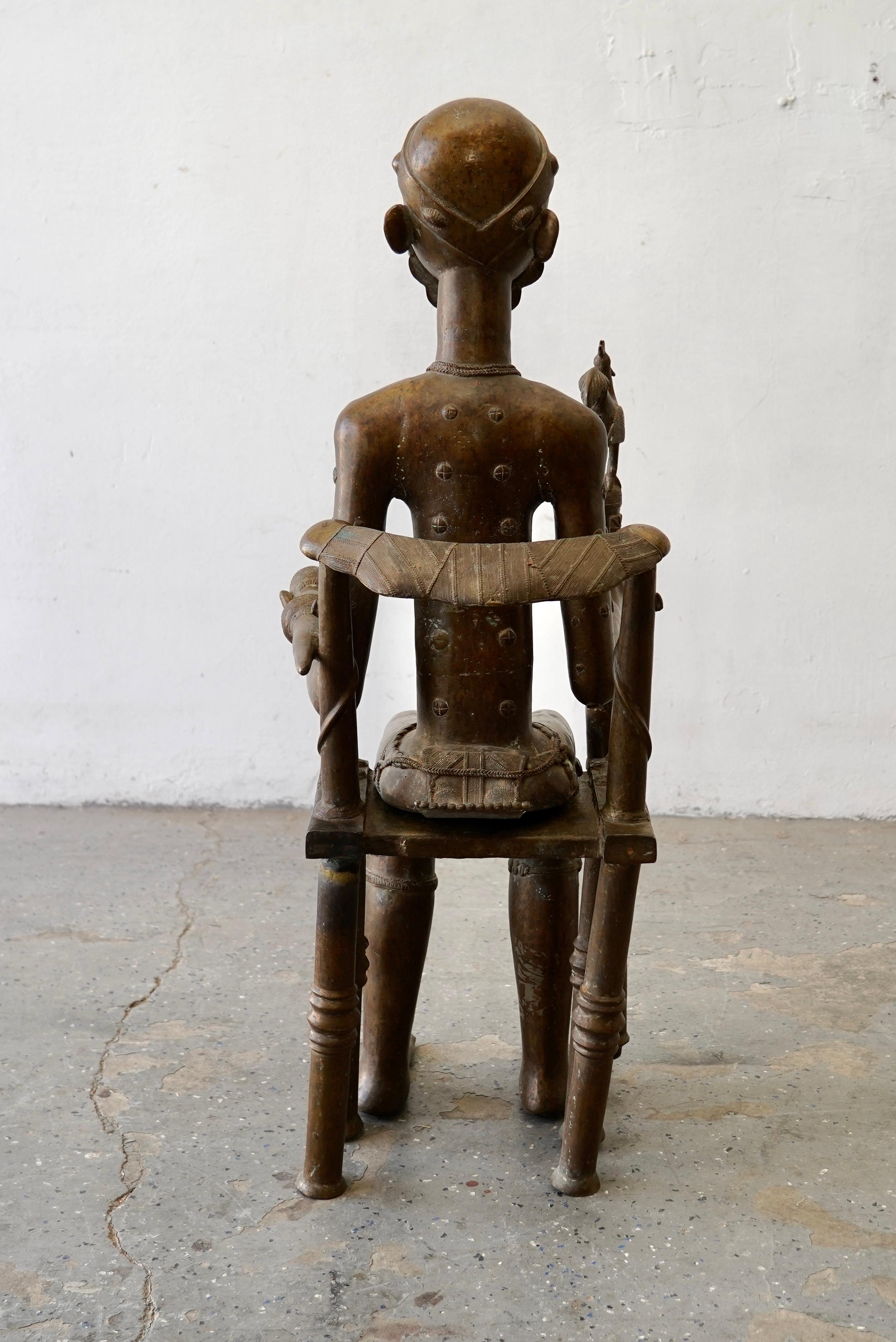 3.5ft African Tribal Art Large Bronze Baule Ancestor Sitting King Figure Statue en vente 10