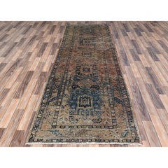 Alfombra de pasillo de 3'5" x 10'6", de color marrón, estilo vintage, de lana desgastada, anudada a mano, de Farsian Karajeh
