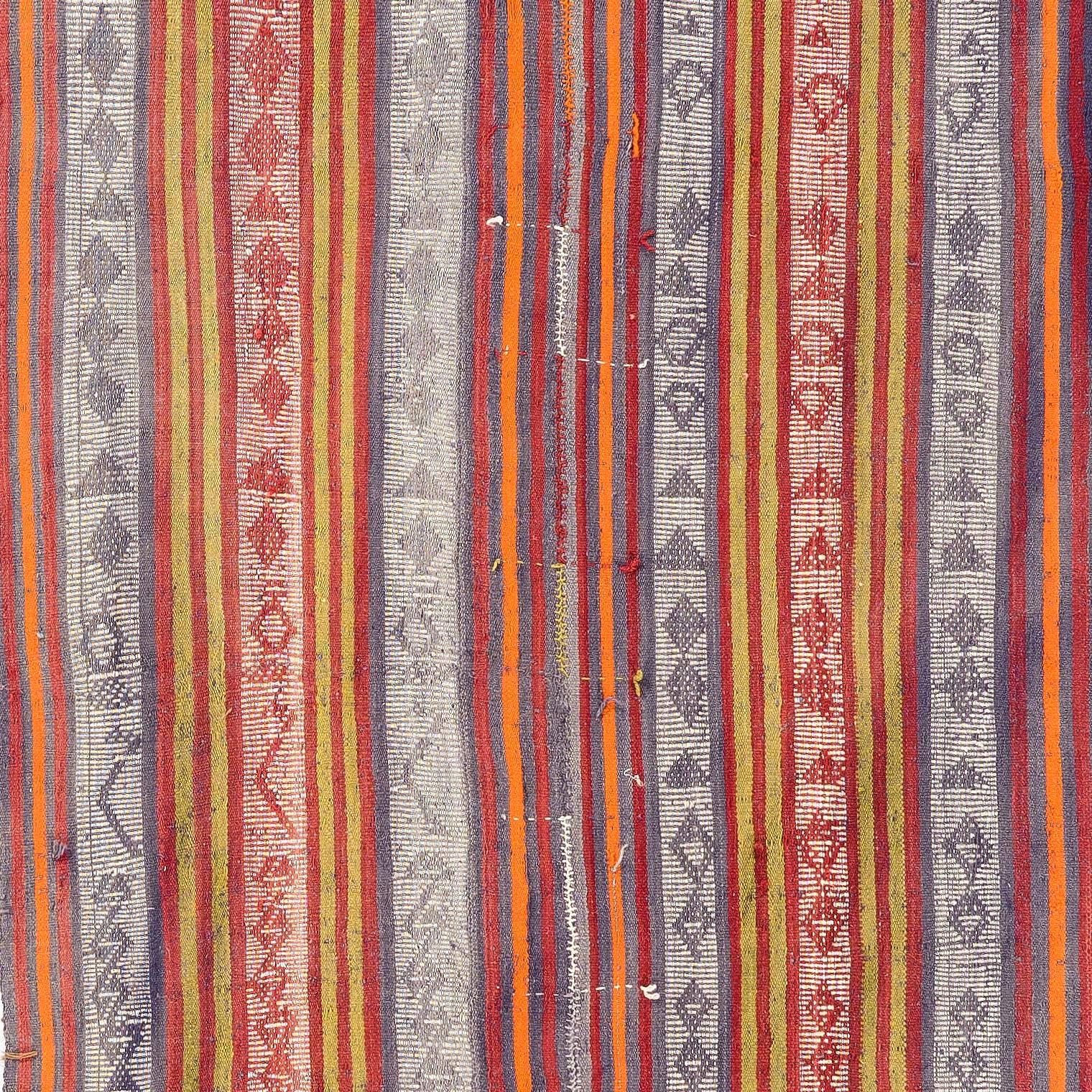 3.5x11.5 Ft Nomadic Handwoven Kilim Runner Rug. Flat-weave. Turkish Wool Carpet In Good Condition For Sale In Philadelphia, PA