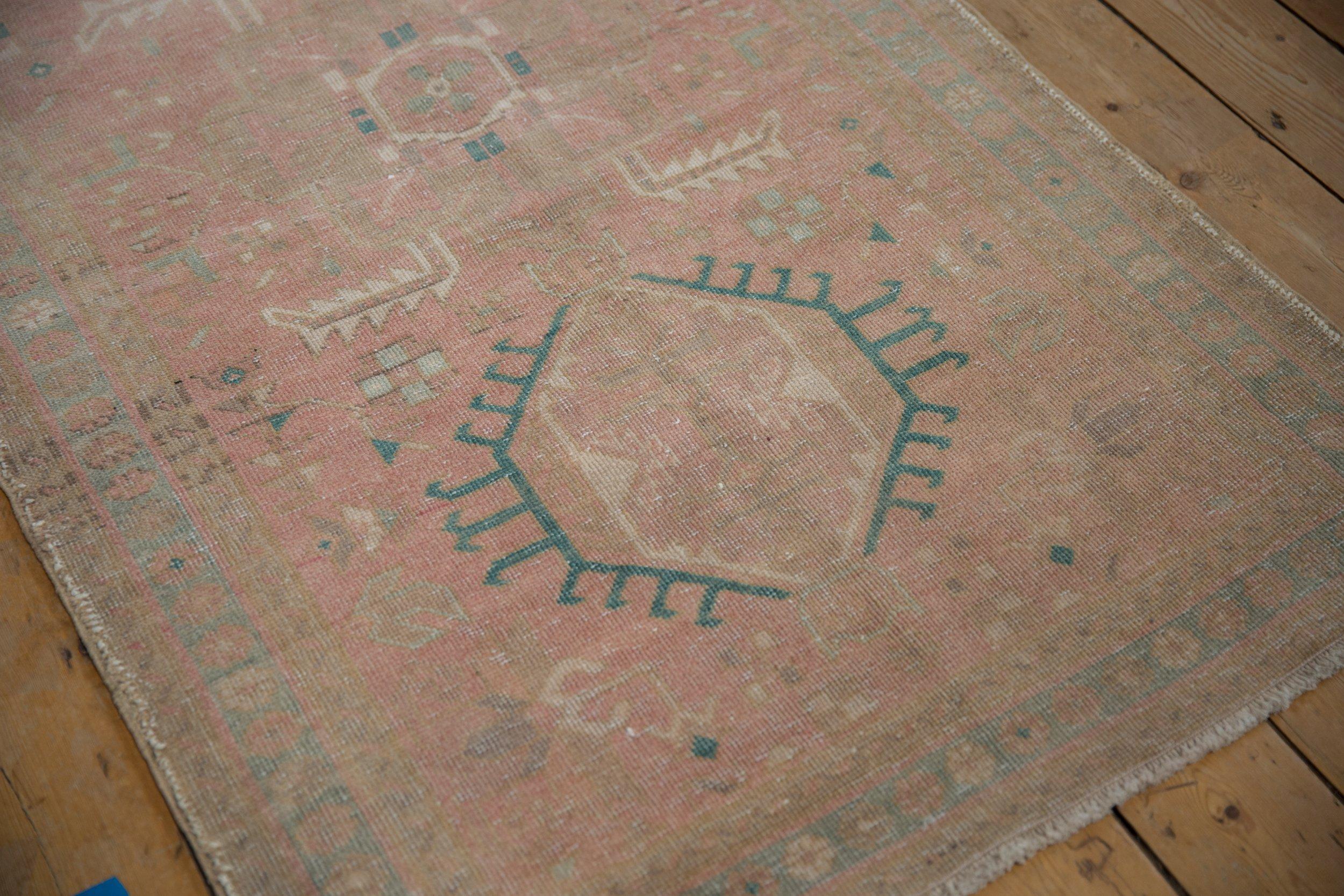 Distressed Karaja-Teppich-Läufer, Vintage (Wolle) im Angebot