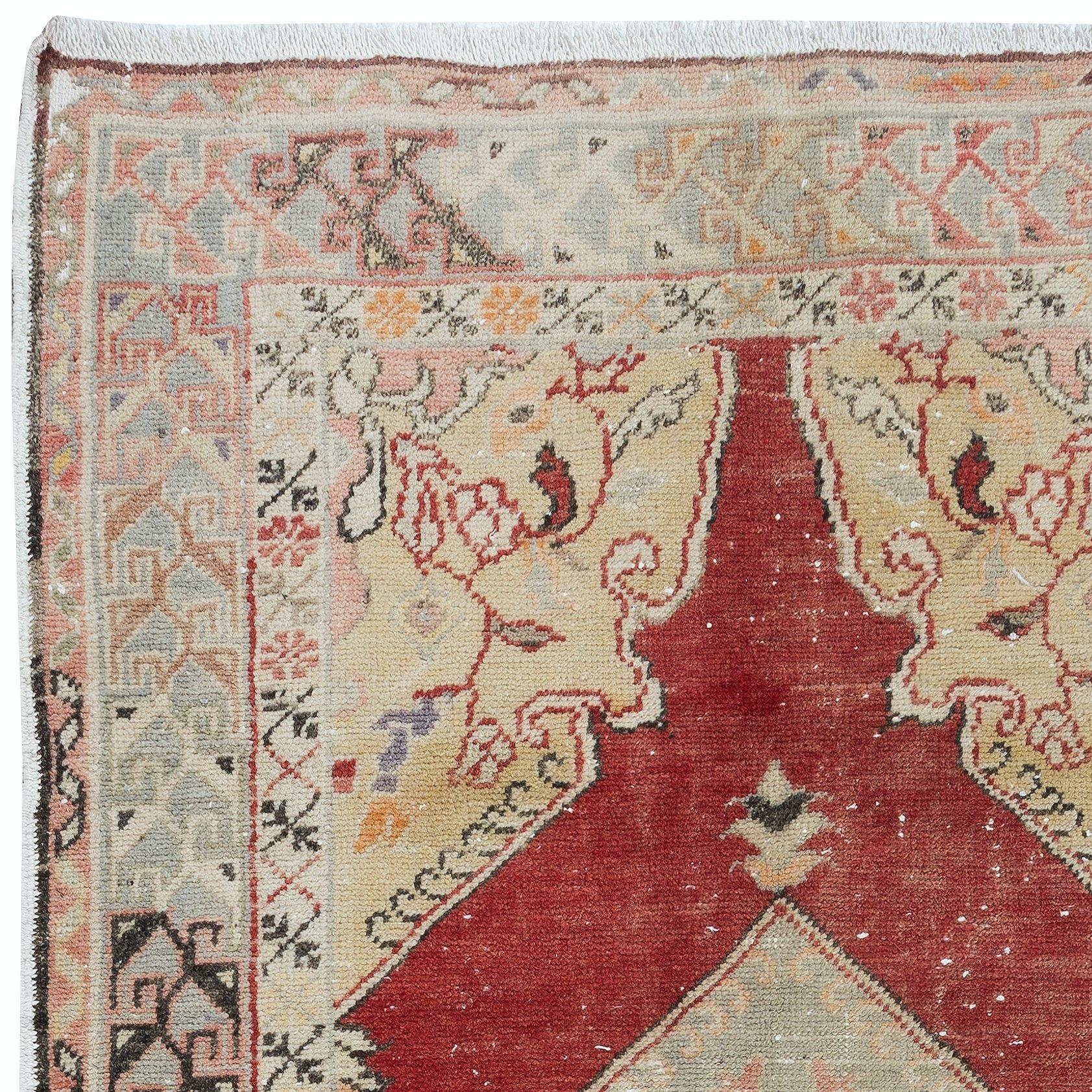 Noué à la main 3.5x6.3 Ft Vintage Turkish Wool Tribal Rug, Traditional Handmade Village Carpet (Tapis de village traditionnel fait à la main) en vente