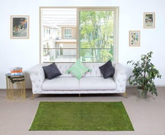 Alfombra turca vintage de 3,5 x 6,4 pies teñida de verde para interiores modernos