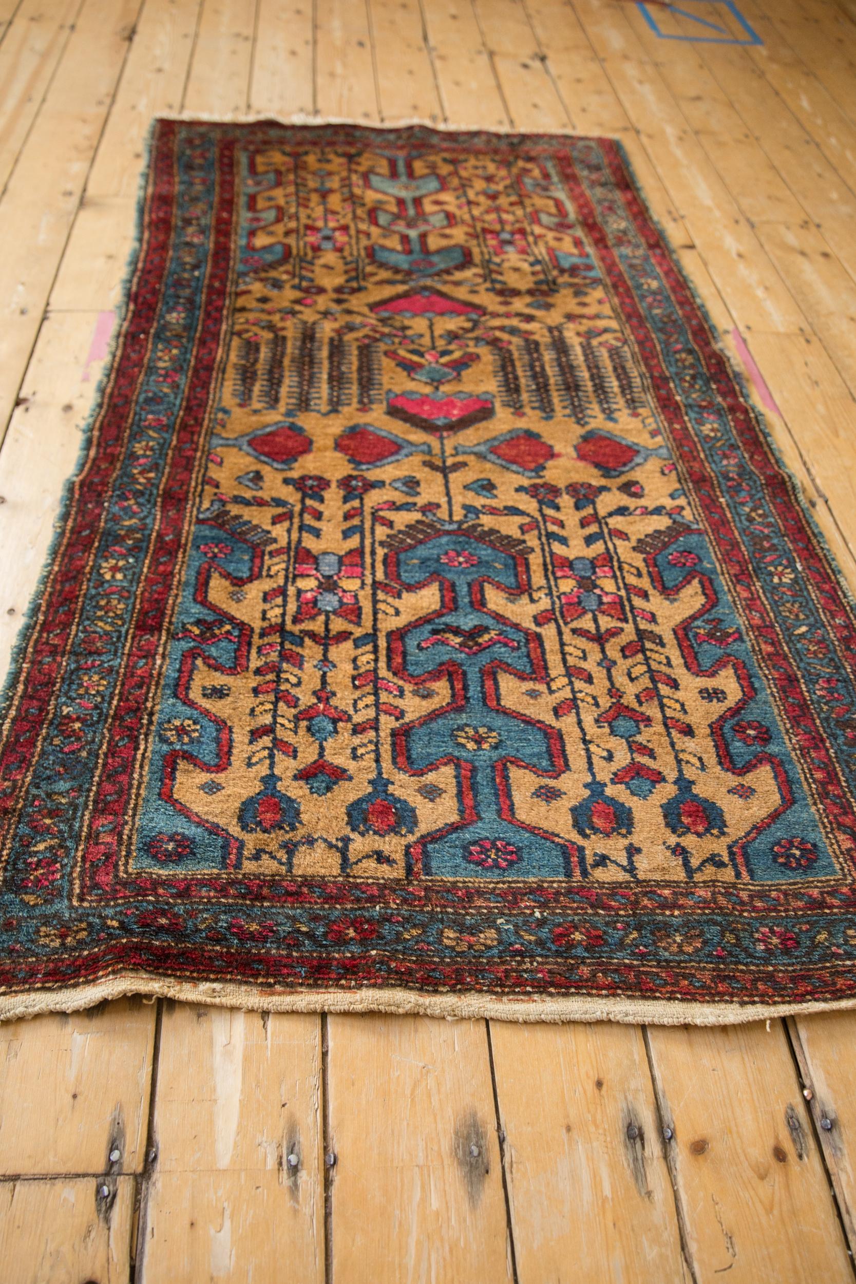 Vintage Mehreban Rug In Good Condition For Sale In Katonah, NY